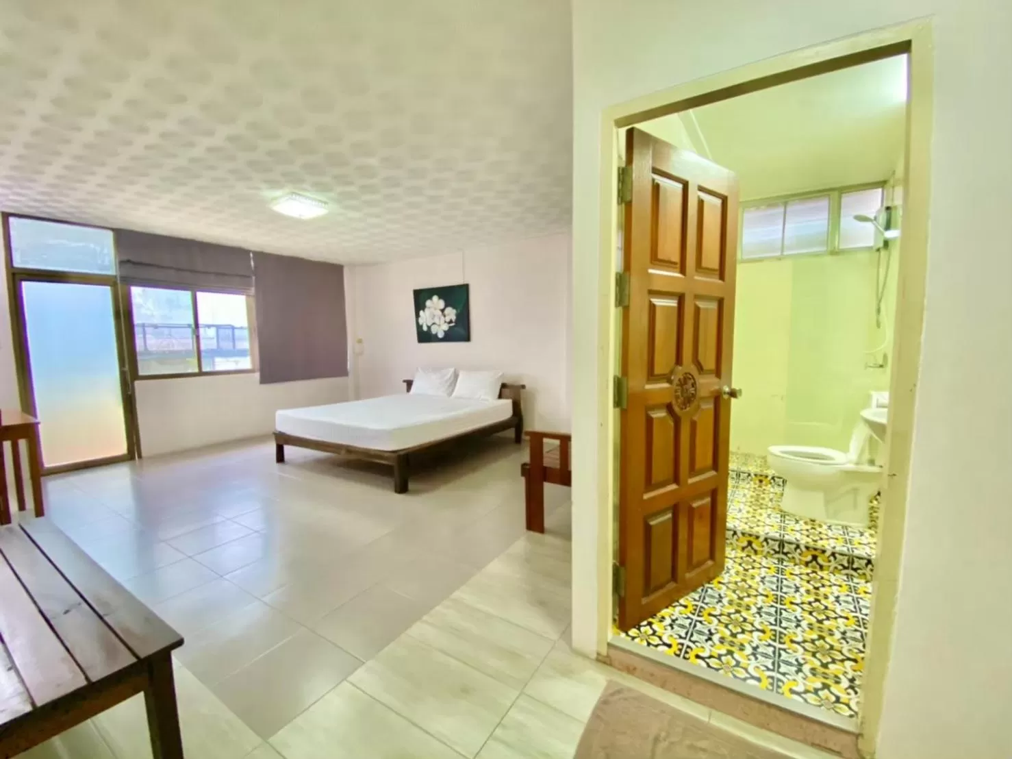 Bathroom, Bed in No7 Guesthouse