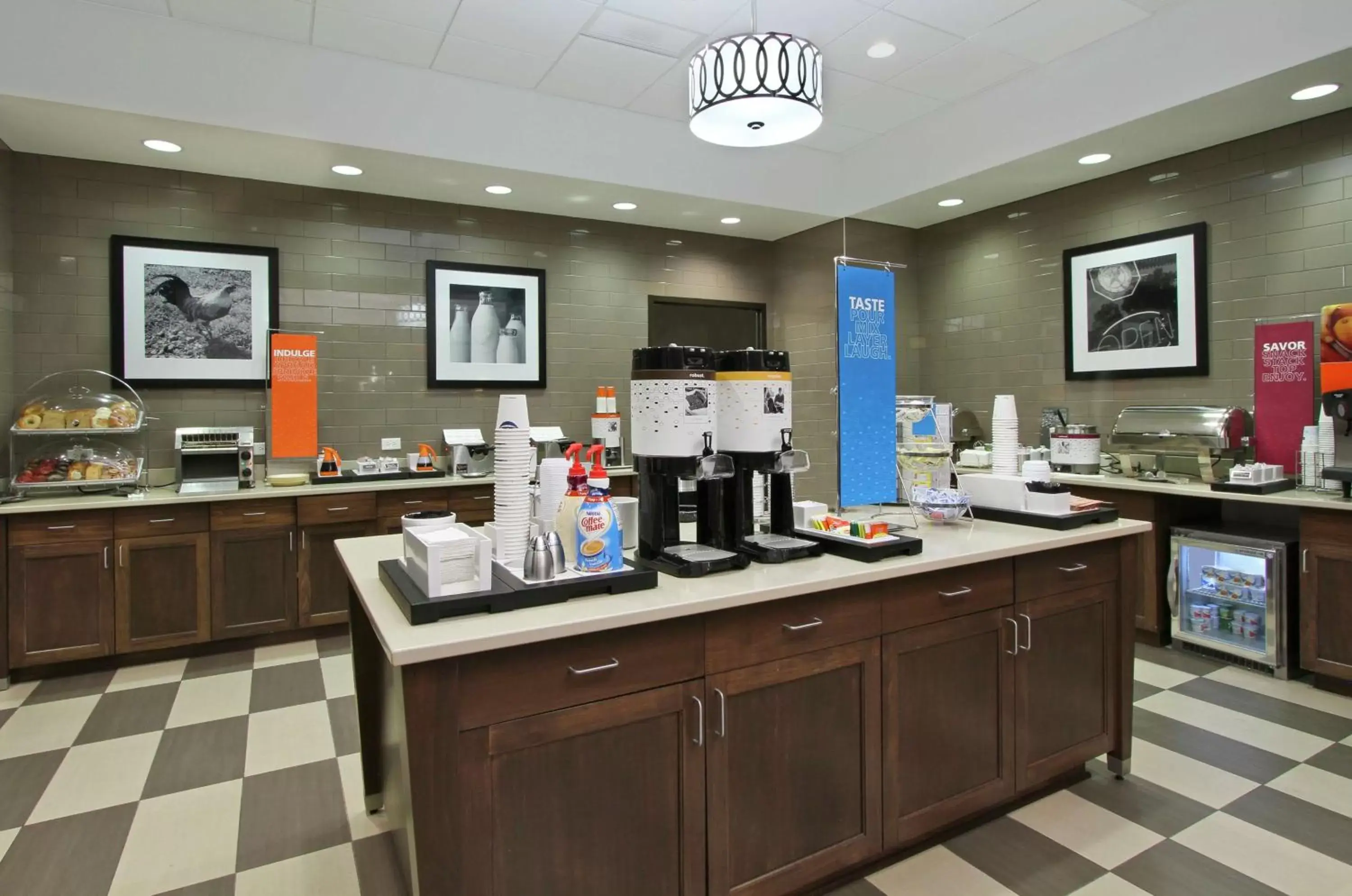 Dining area in Hampton Inn & Suites Columbus/University Area