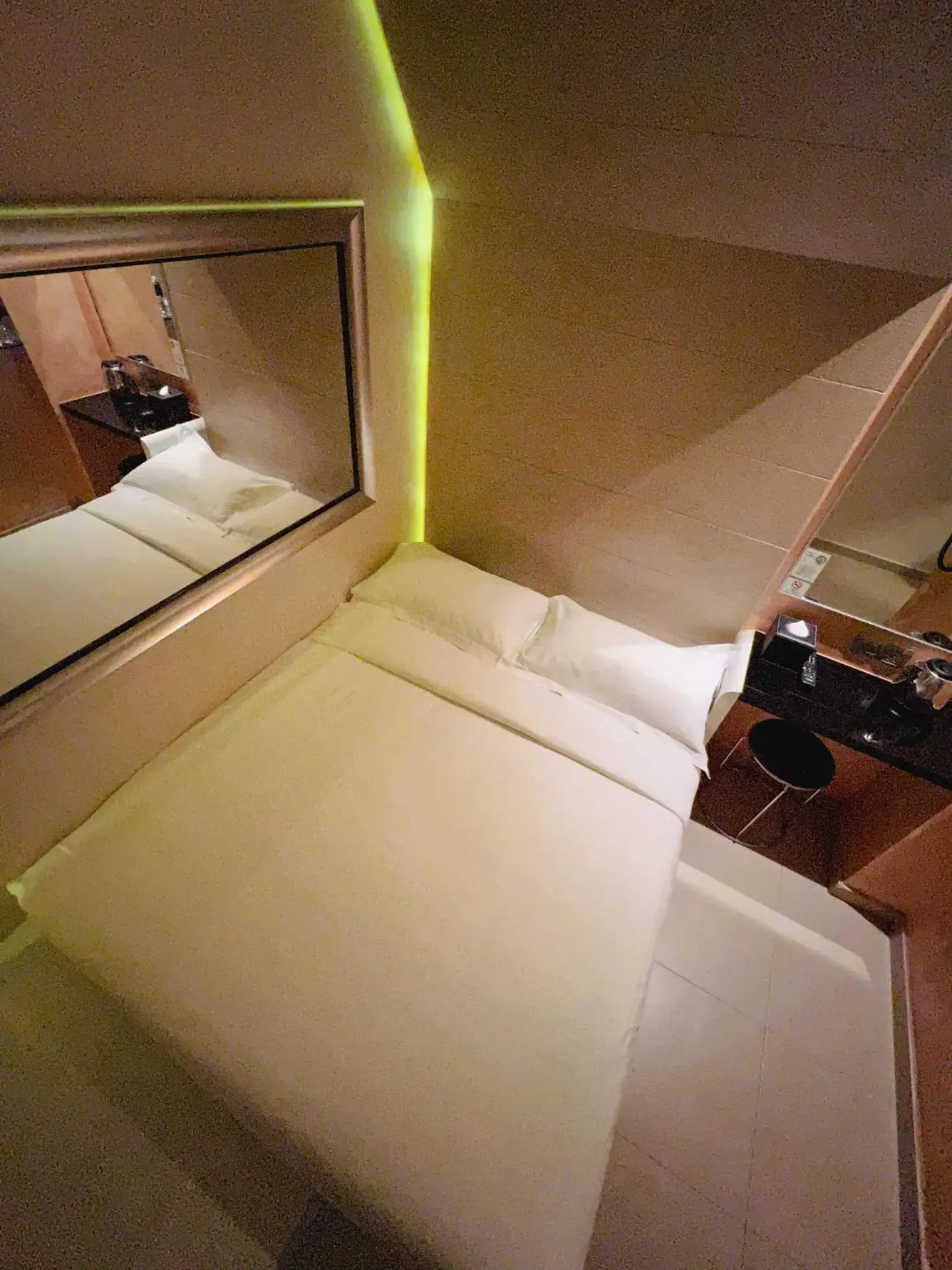 Bed in Fragrance Hotel - Viva