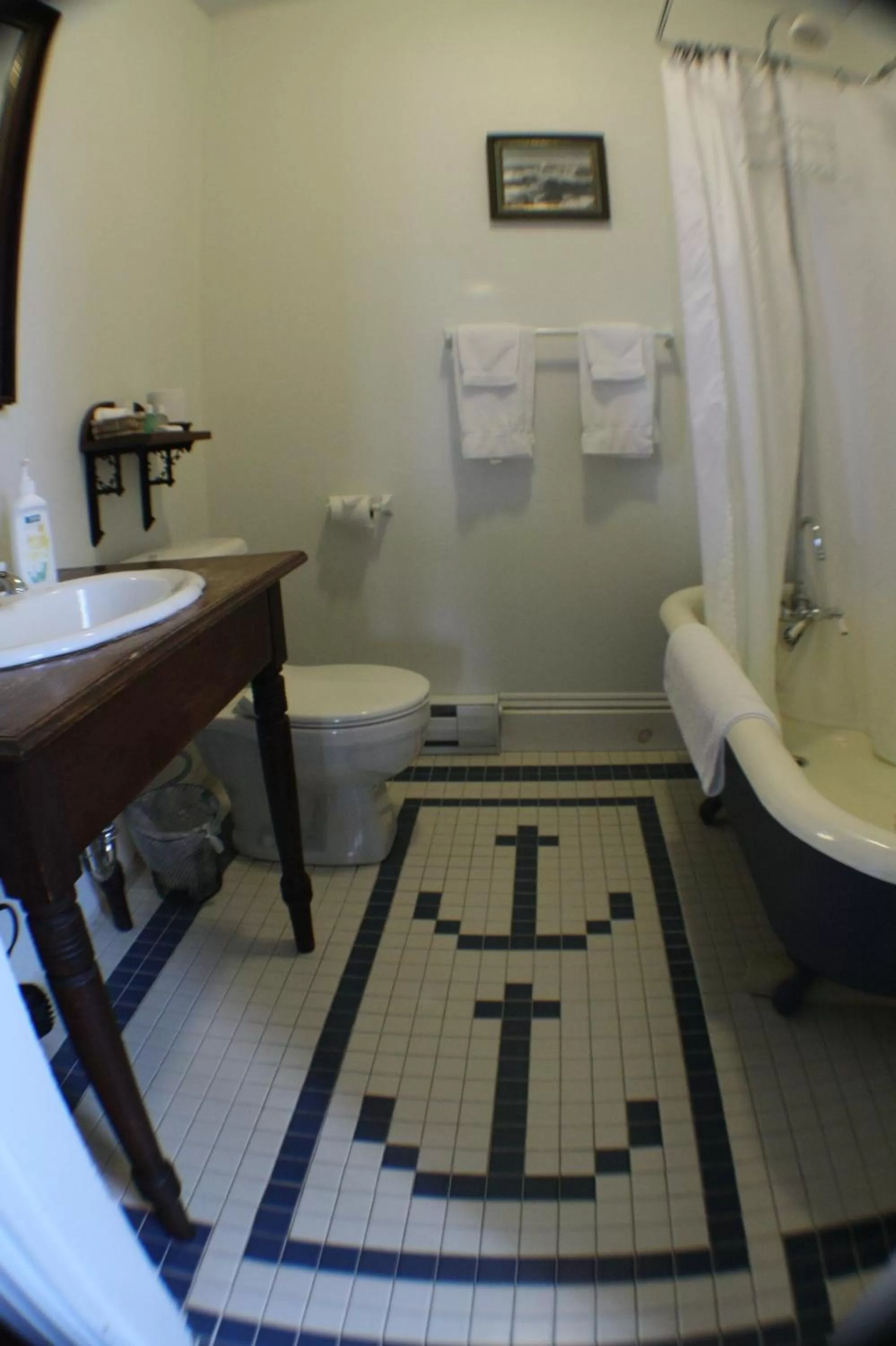 Bathroom in Homeport Historic B&B