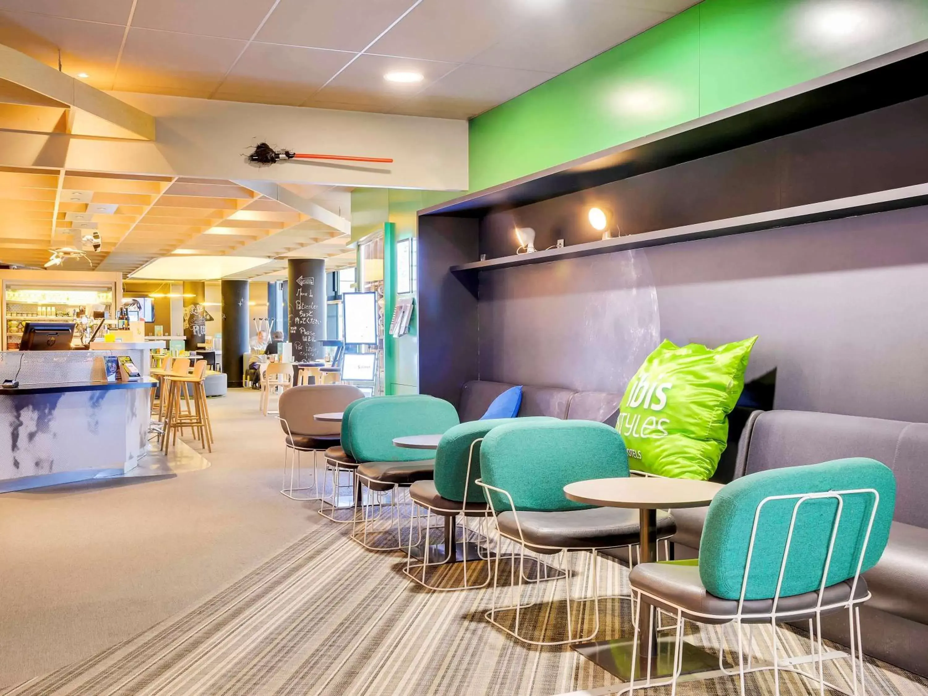 Lounge or bar, Lounge/Bar in ibis Styles Paris Charles de Gaulle Airport