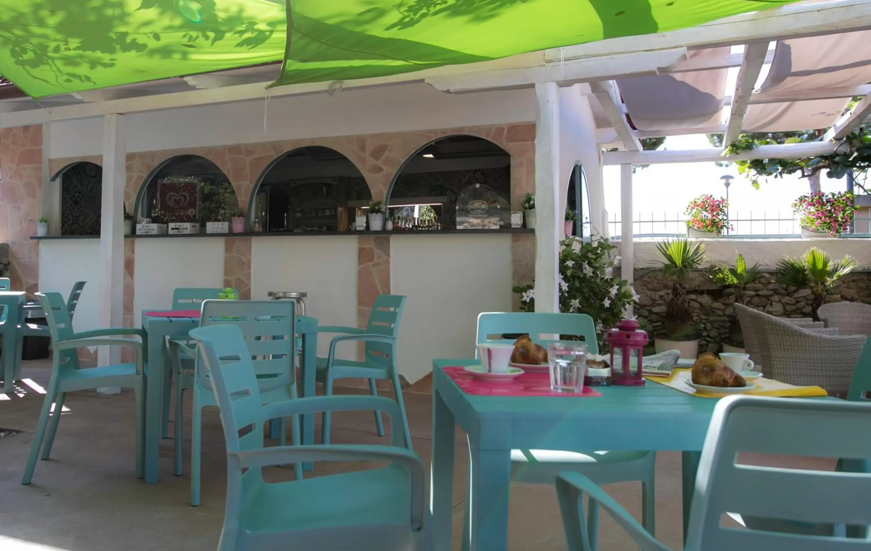 Patio, Restaurant/Places to Eat in Residence Holidays