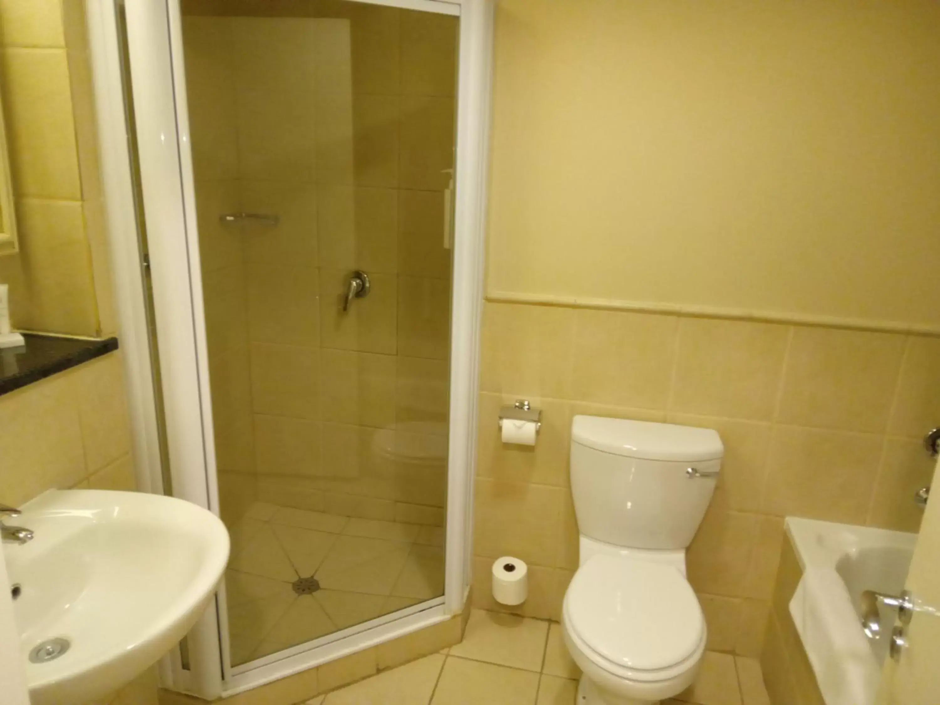 Shower, Bathroom in Protea Hotel by Marriott Bloemfontein