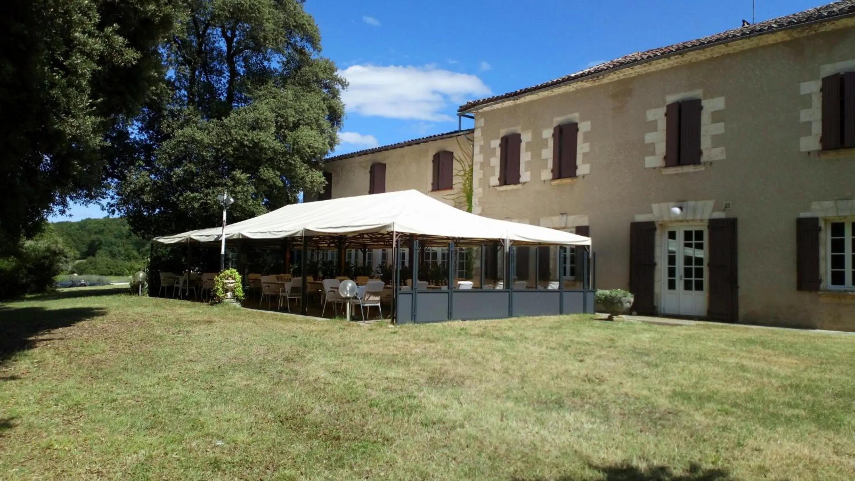 Property Building in Hôtel La Flambée