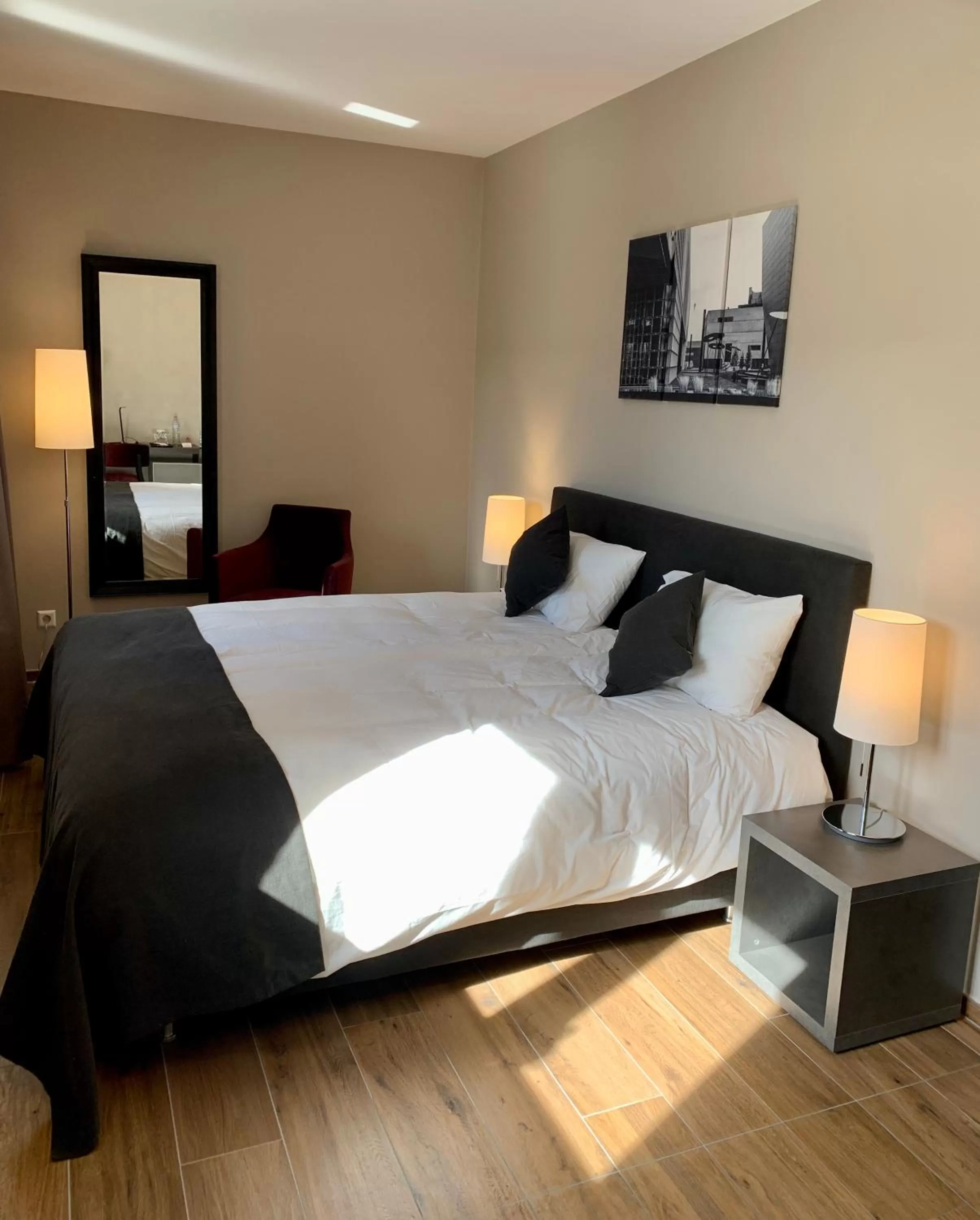 King Room - single occupancy in Hotel Monvillage