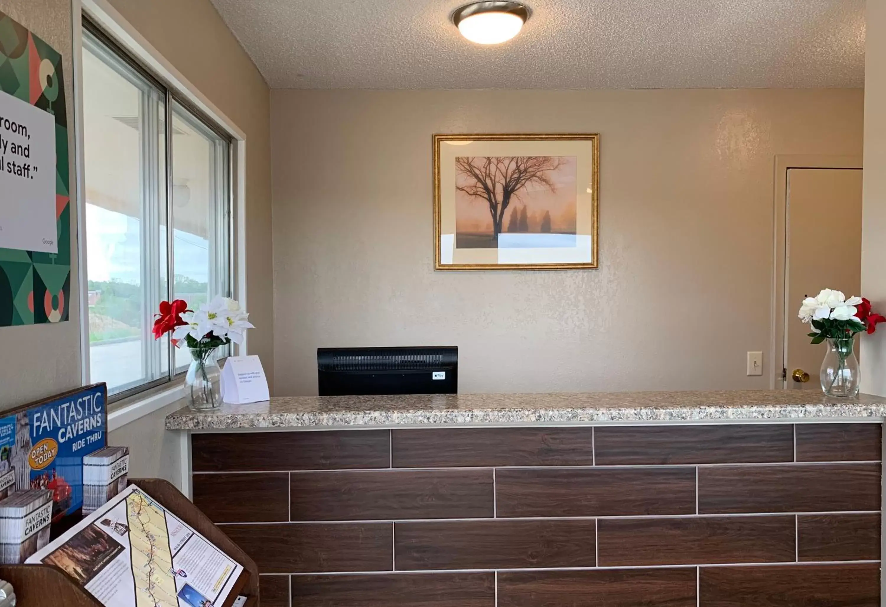 Kitchen/Kitchenette in Regency Inn