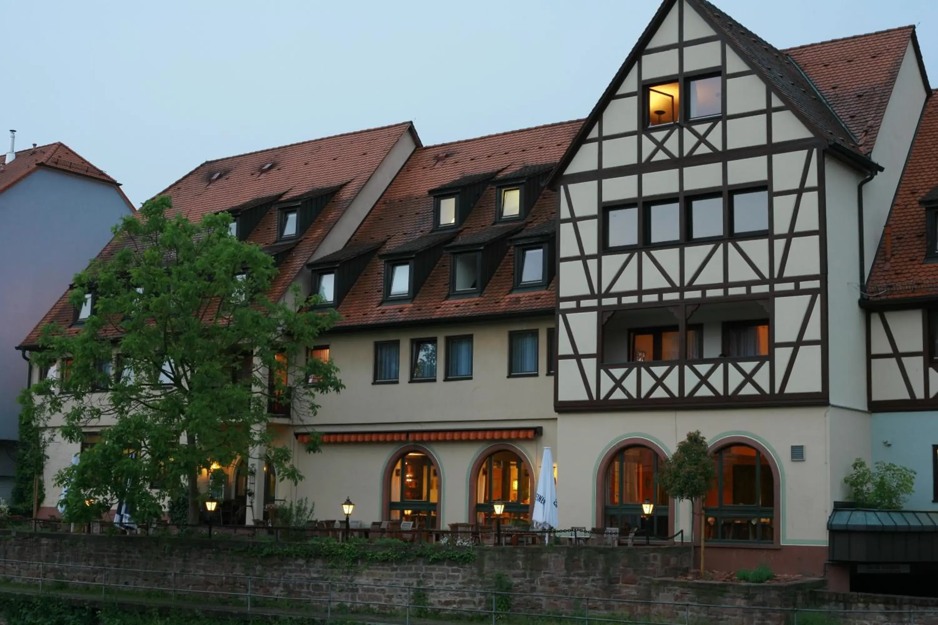 Facade/entrance, Property Building in Tauberhotel Kette