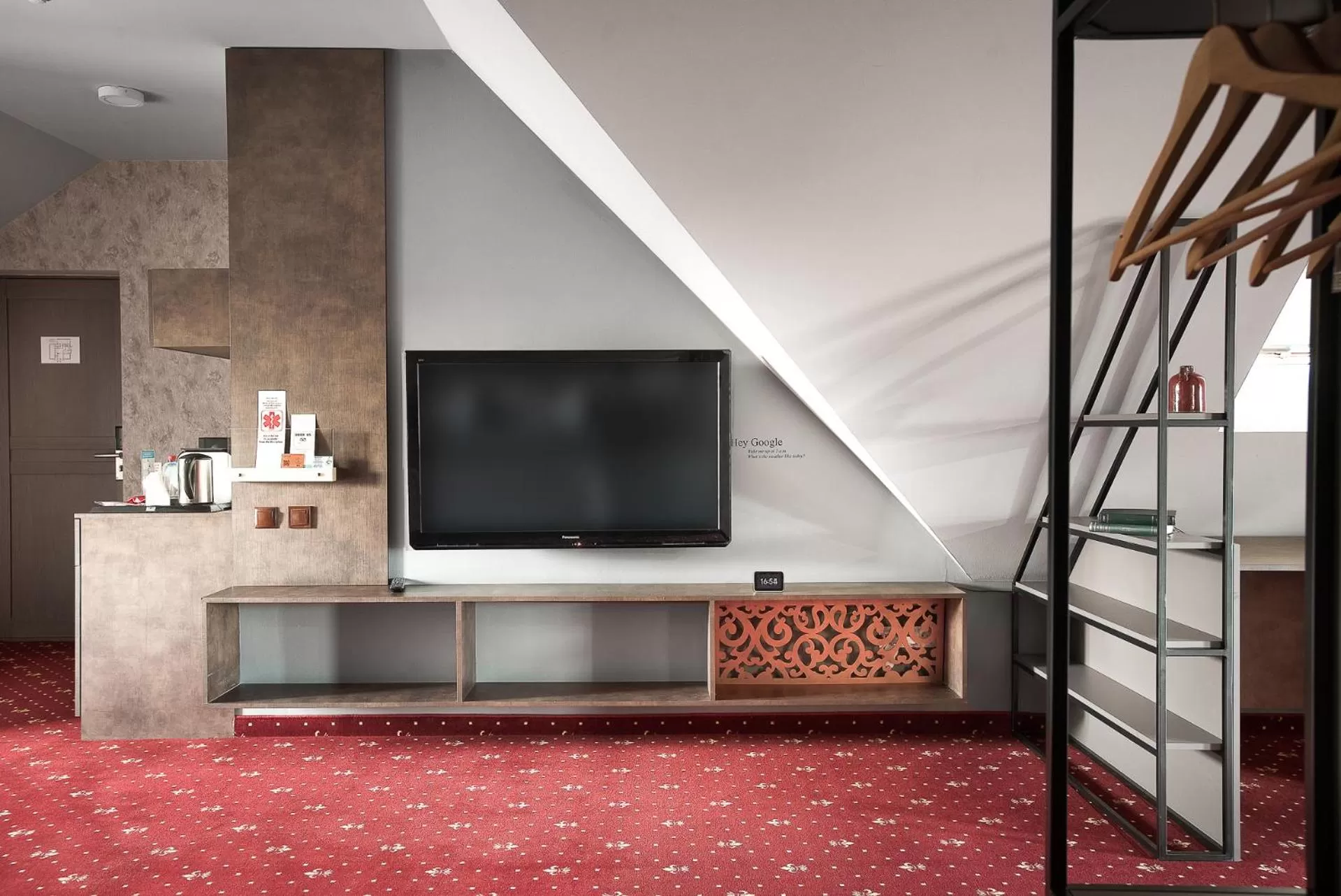 Property building in Thomas Albert Hotel