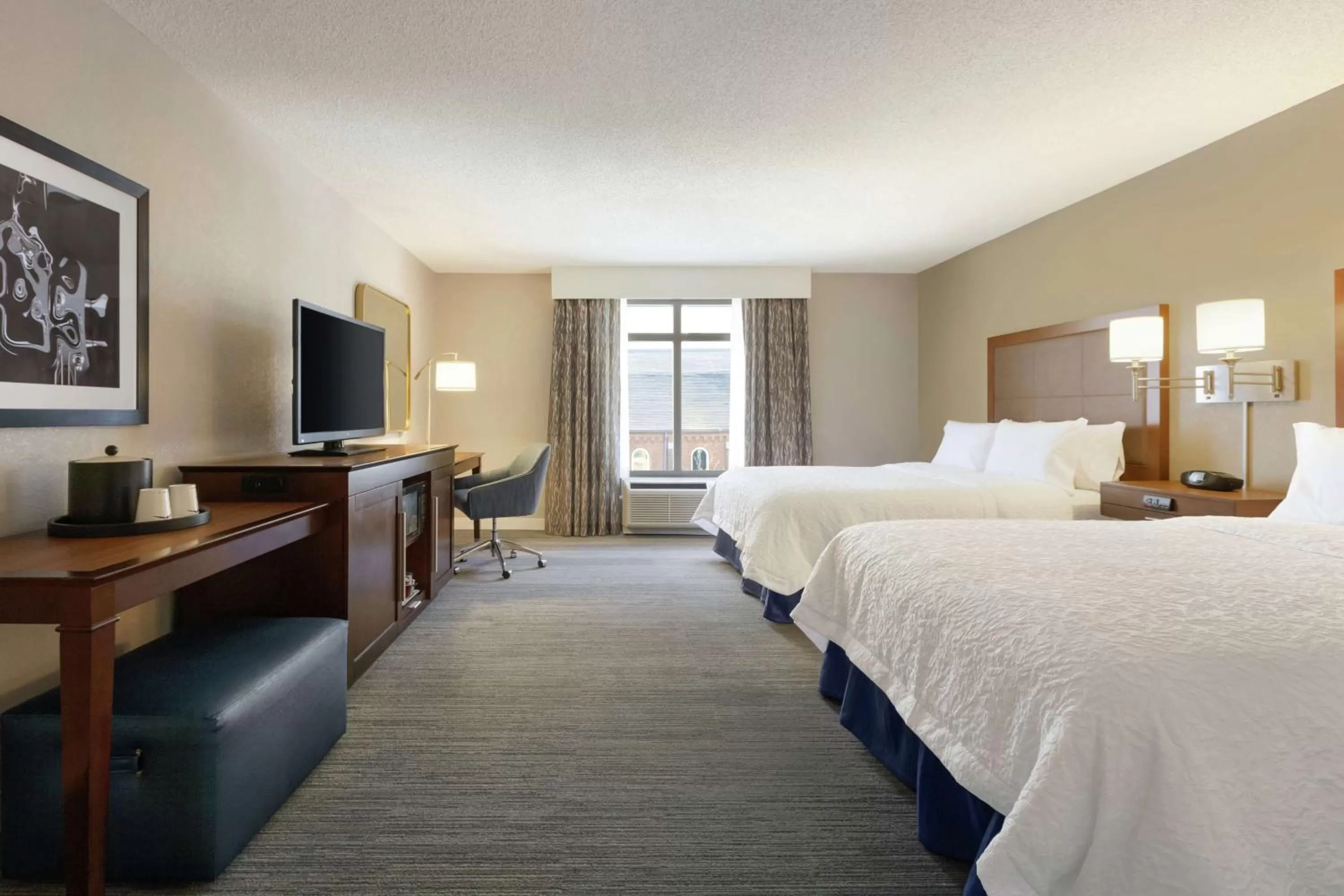 Bedroom, Bed in Hampton Inn & Suites Nashville-Downtown