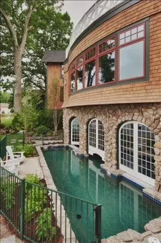 Swimming Pool in Mill Falls at the Lake