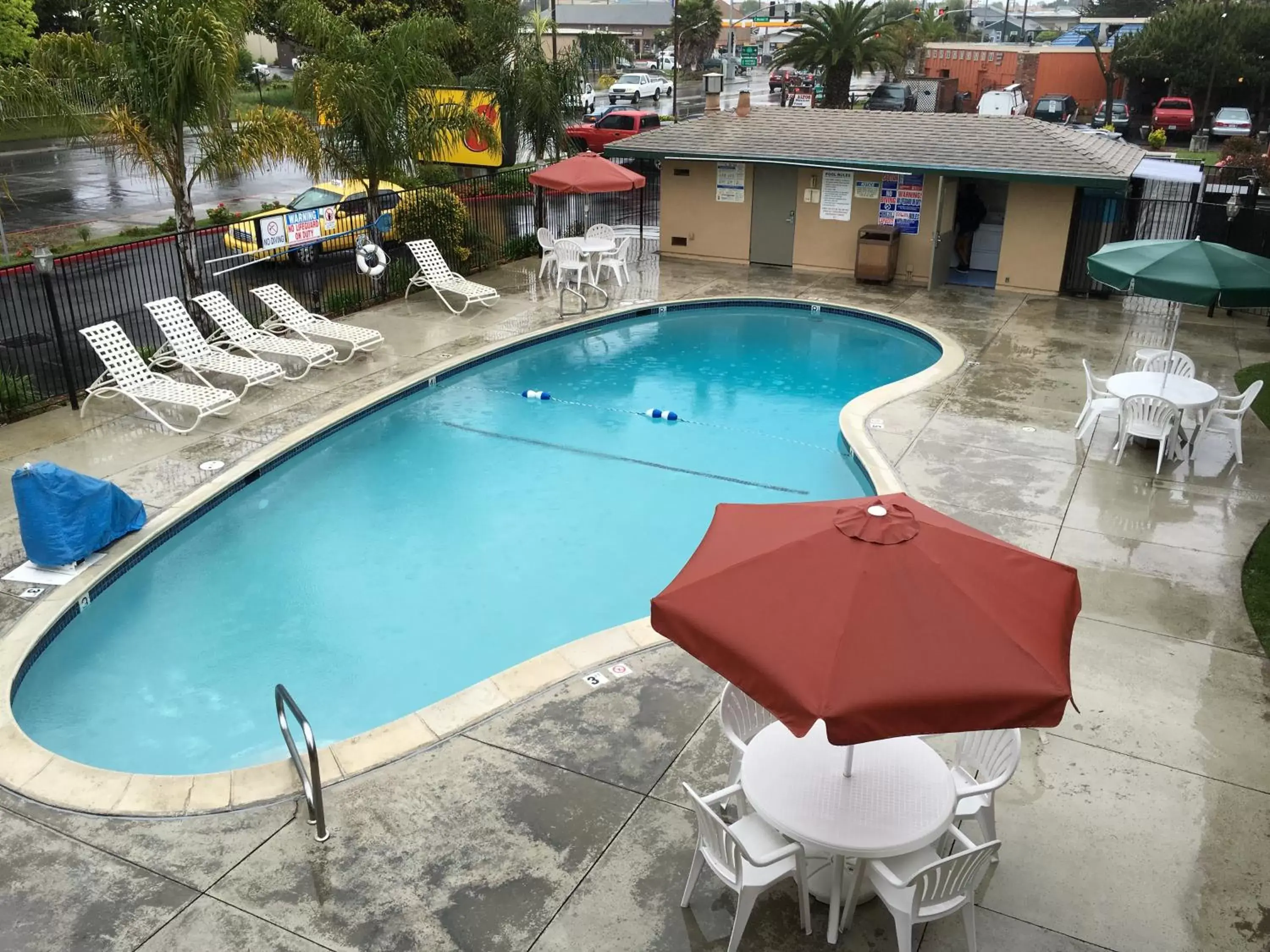 Lobby or reception, Pool View in Super 8 by Wyndham Salinas