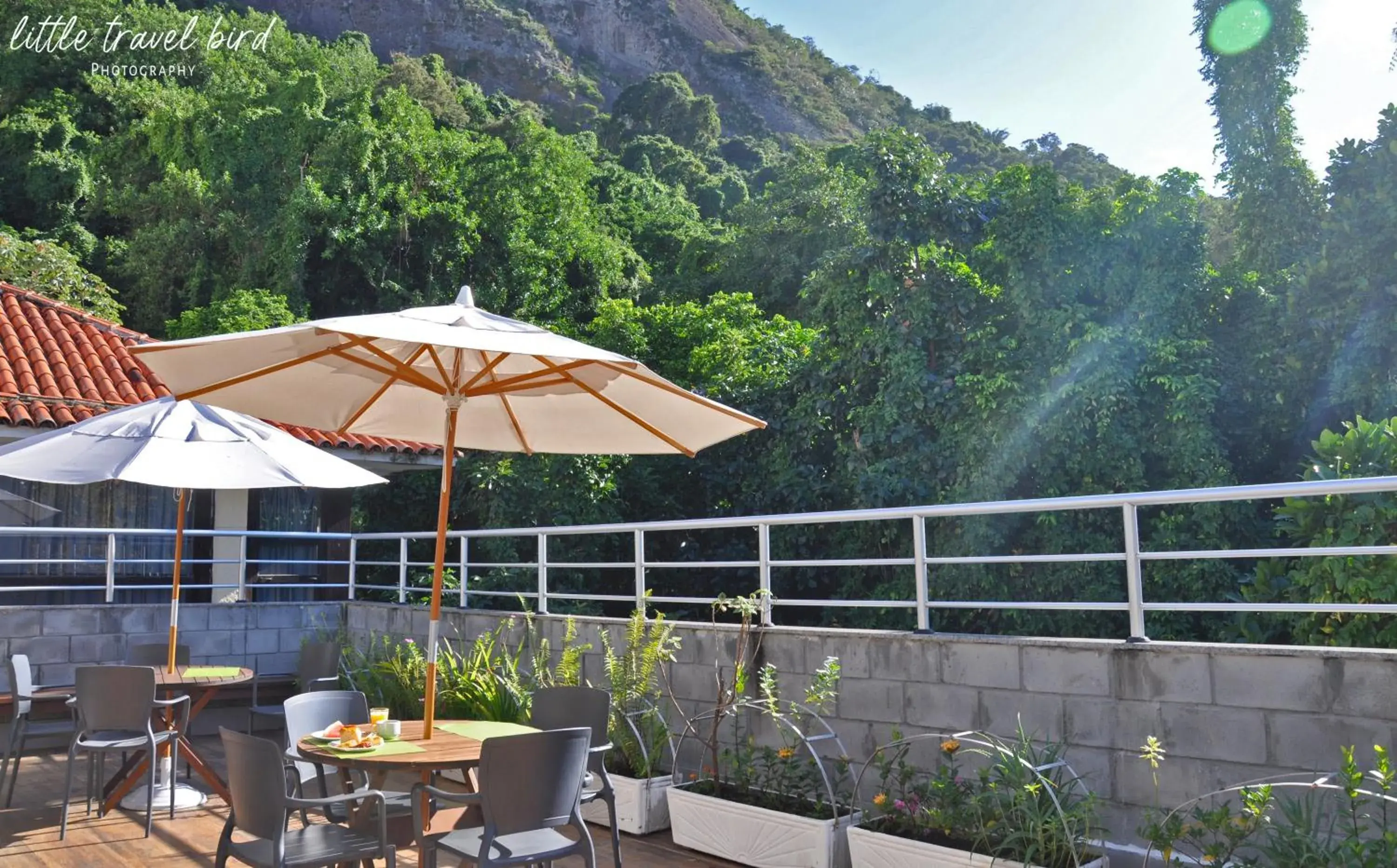 Balcony/Terrace, Restaurant/Places to Eat in CabanaCopa Hostel