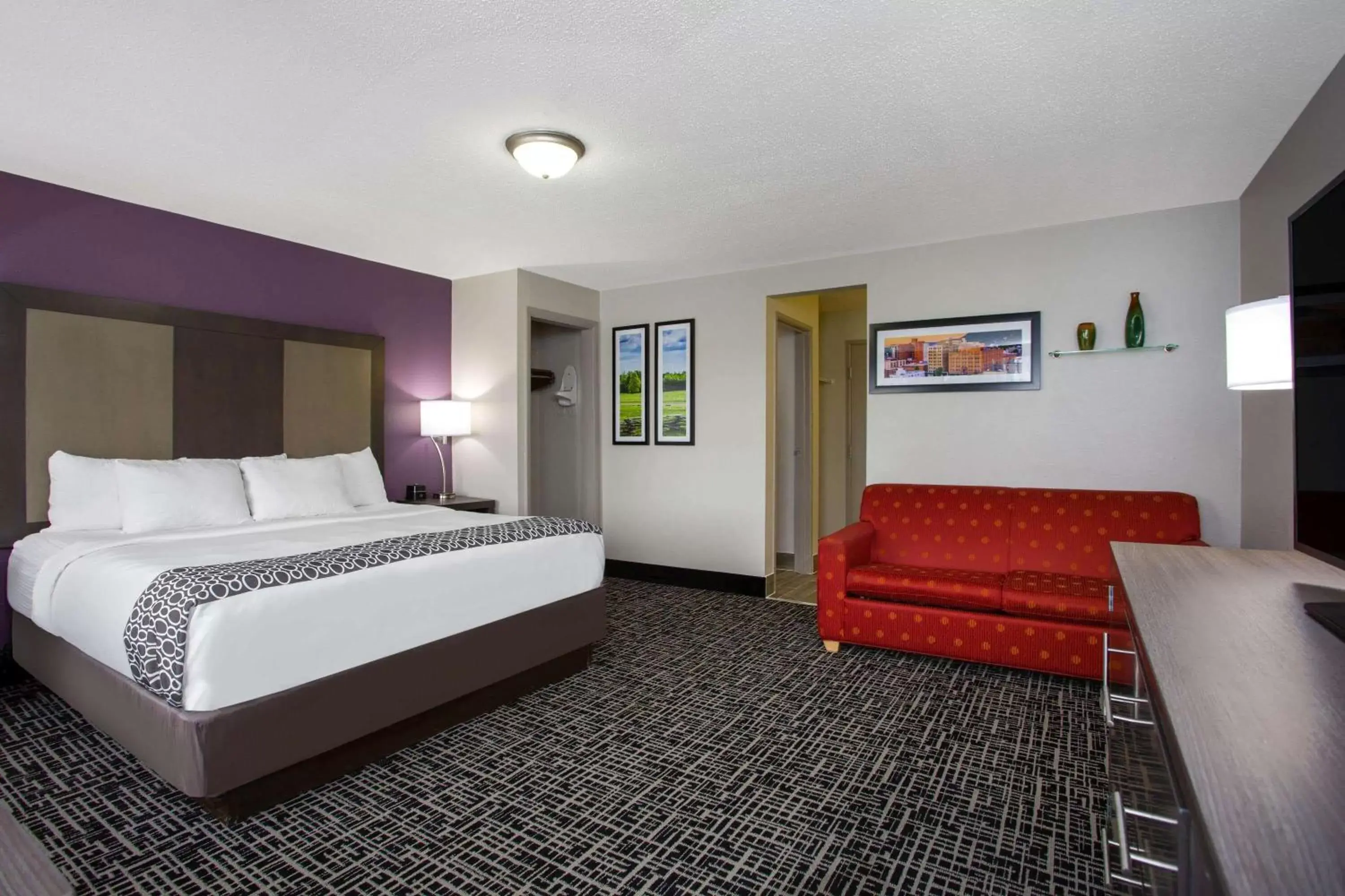 Photo of the whole room in La Quinta Inn by Wyndham Roanoke Salem