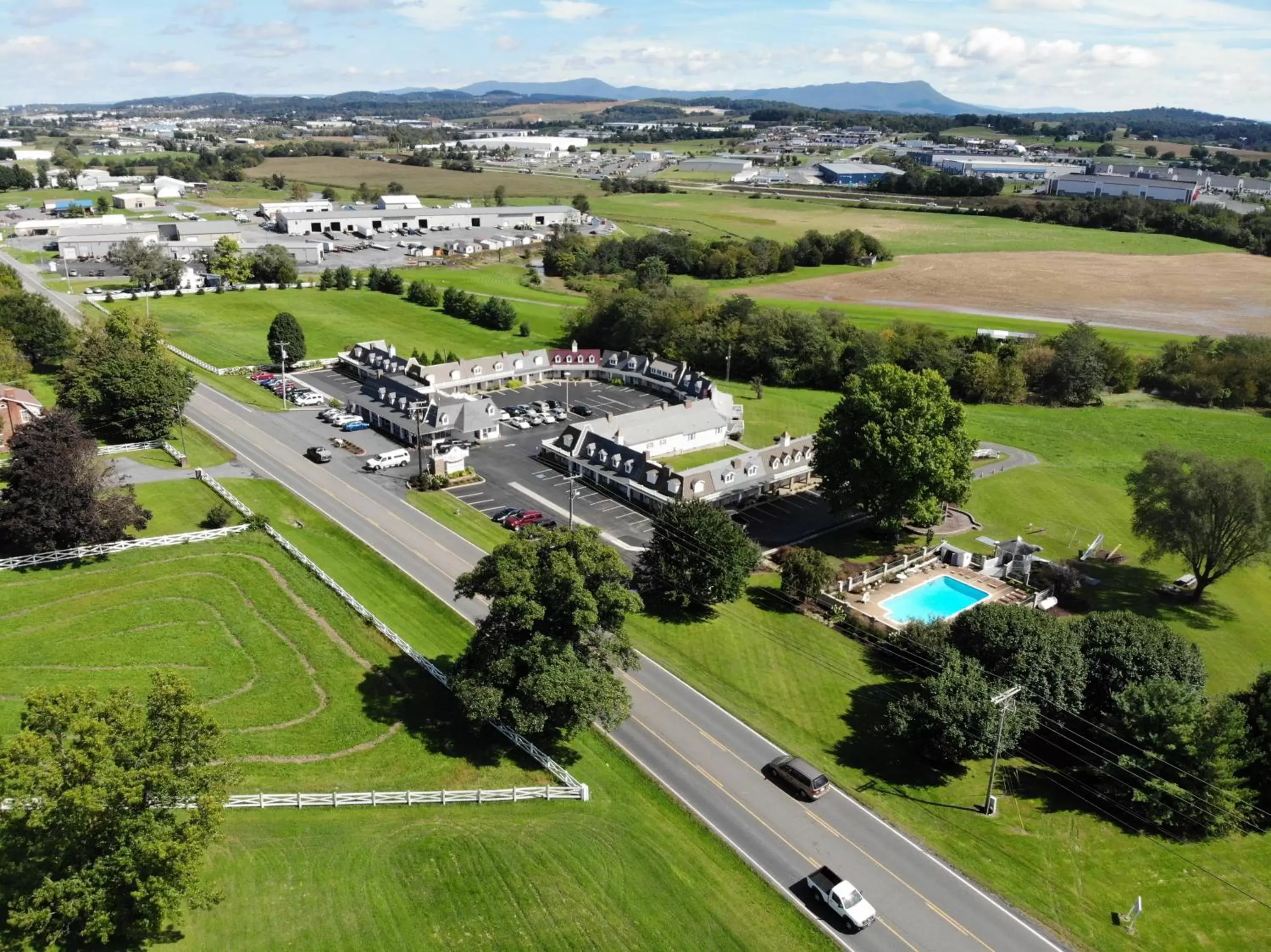 Bird's eye view, Bird's-eye View in The Village Inn