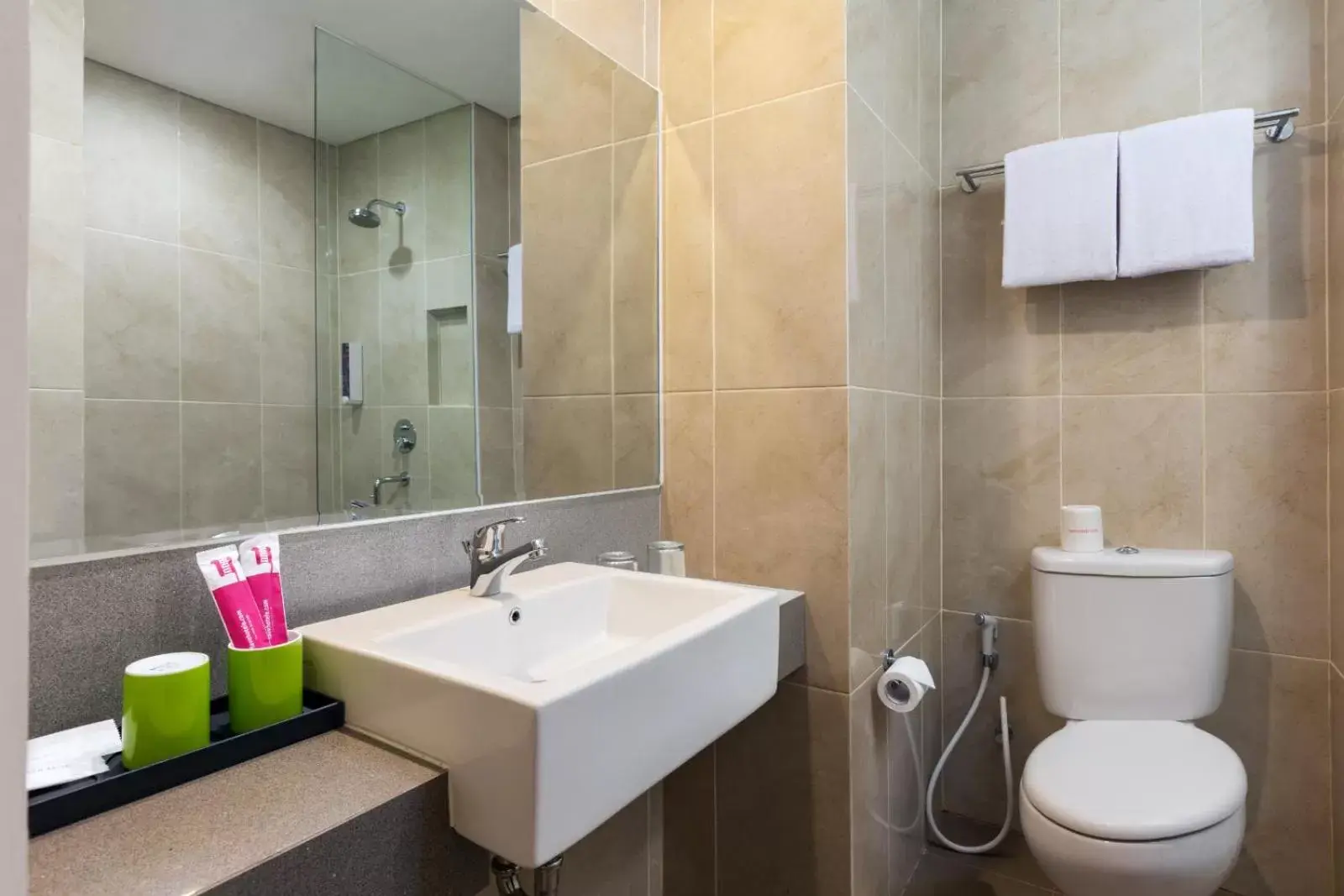 Bathroom in favehotel Kediri Bathroom in favehotel Kediri