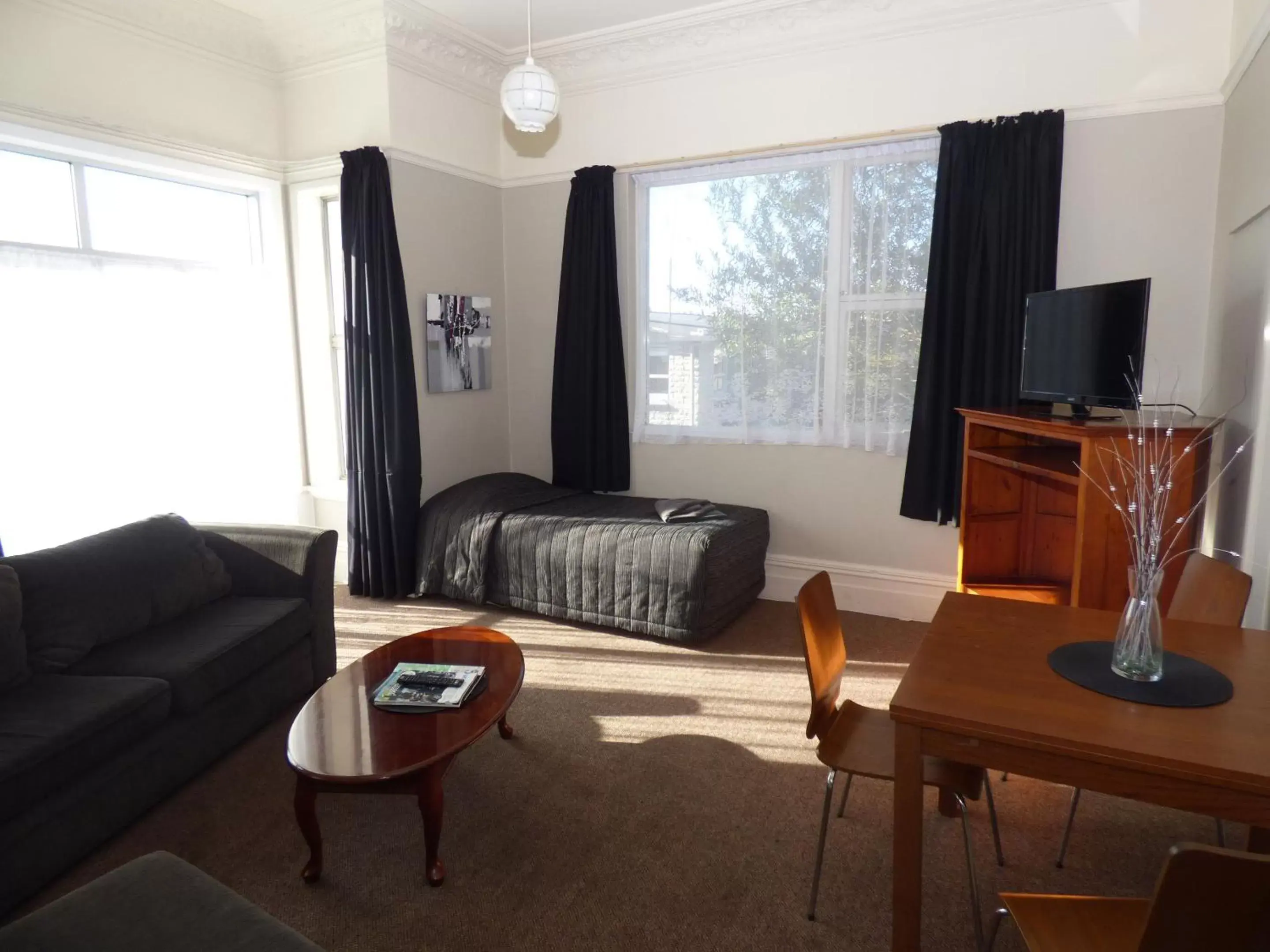 Living room, Seating Area in Anchor Motel