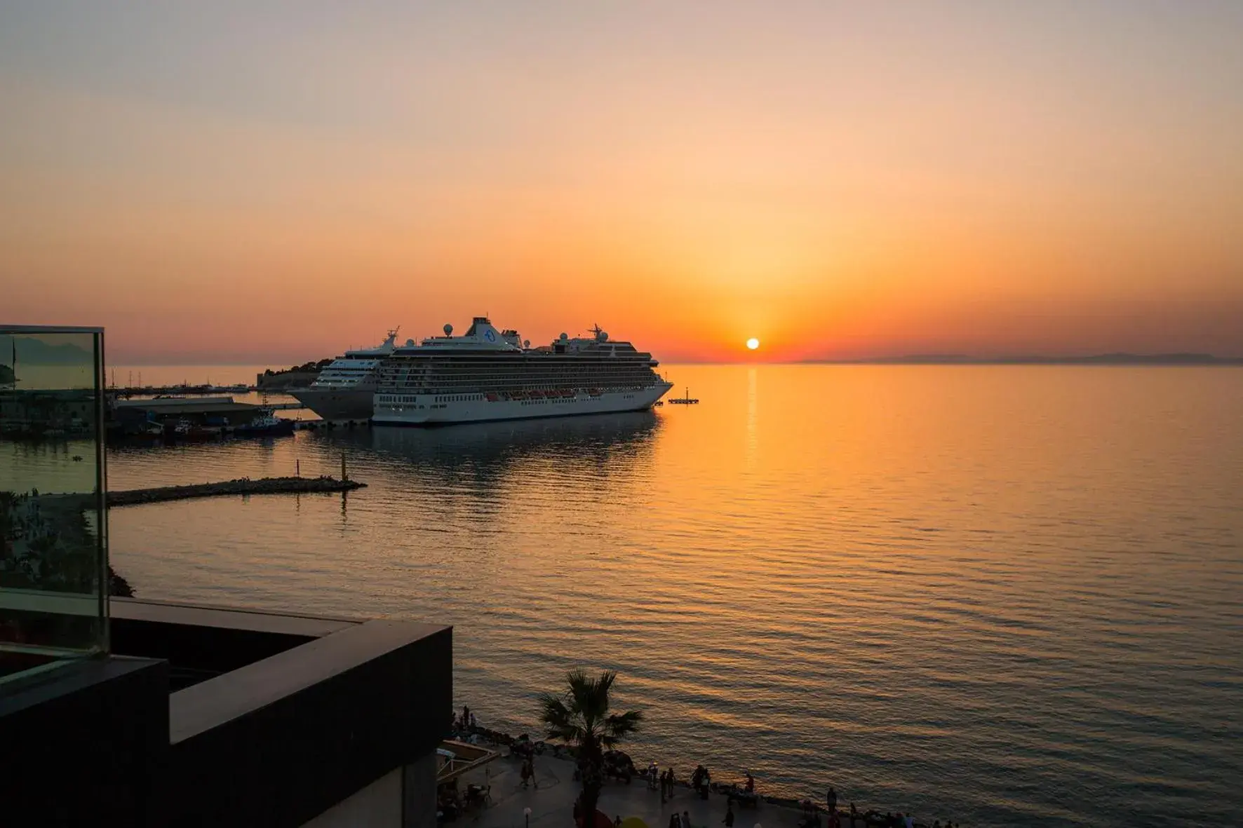 Sea view, Sunrise/Sunset in Derici Hotel