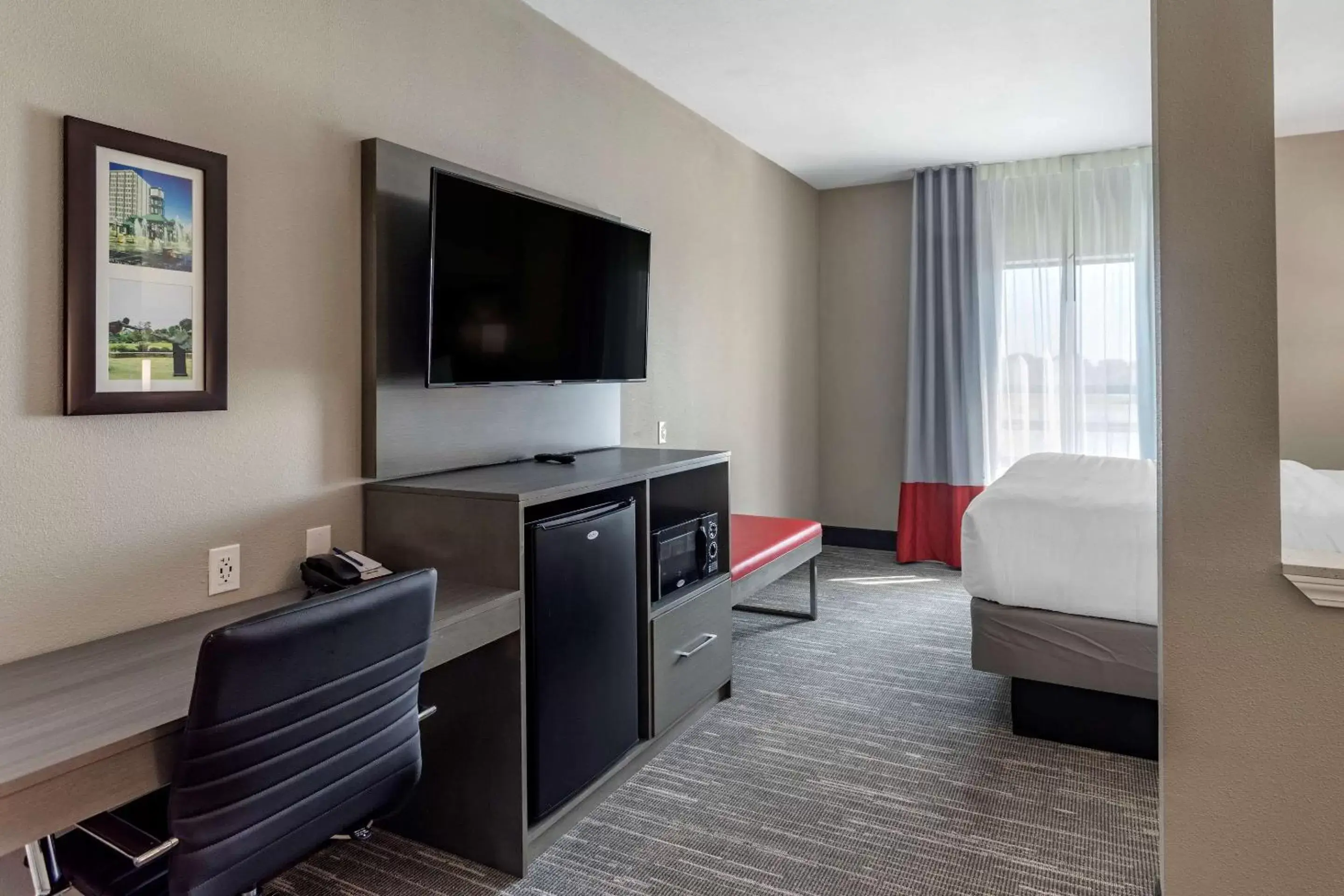 TV and multimedia, TV/Entertainment Center in Comfort Inn & Suites