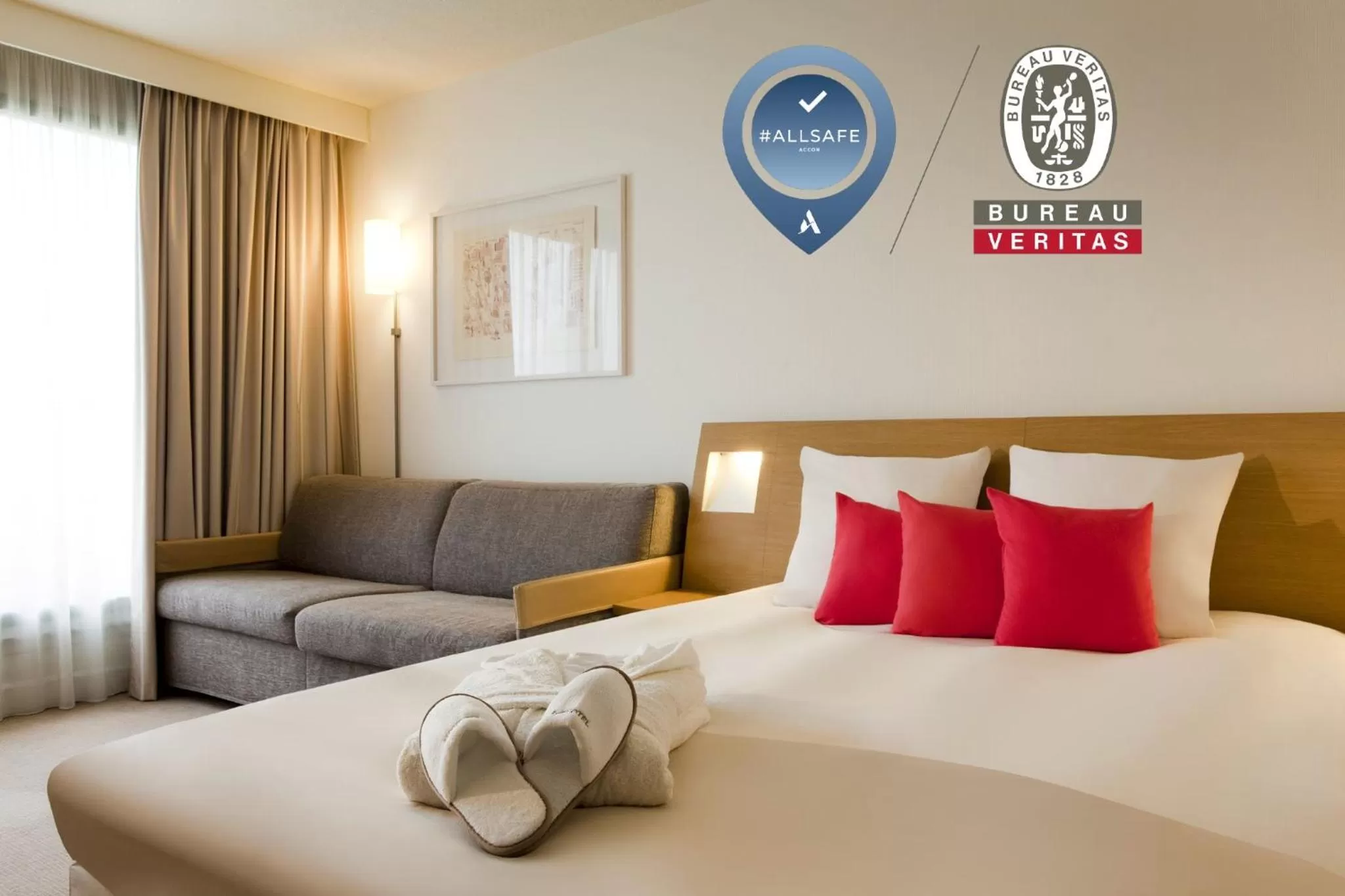 Bedroom, Bed in Novotel Saint-Quentin en Yvelines