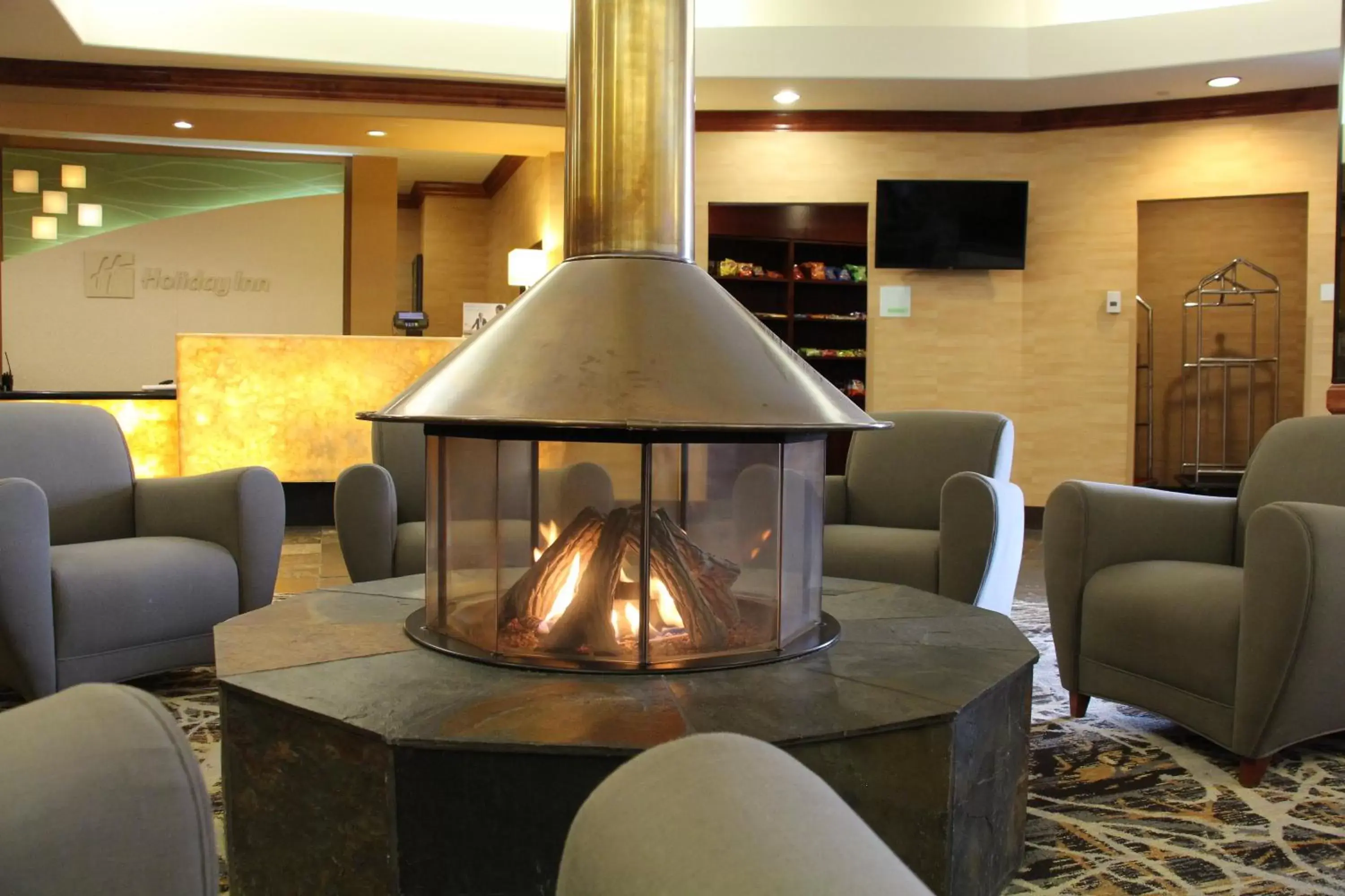 Property building, Lounge/Bar in Holiday Inn Denver Lakewood, an IHG Hotel