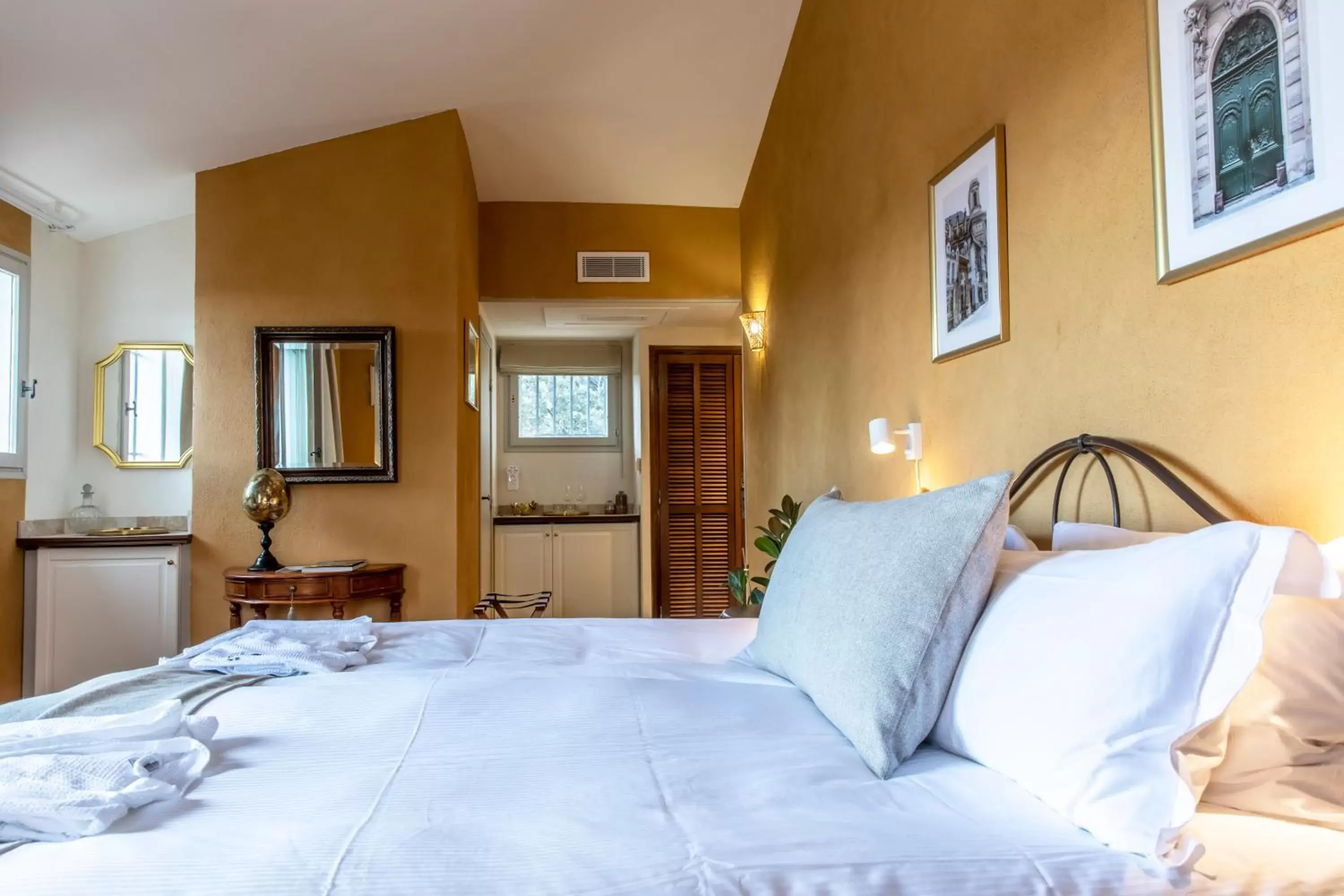 Bed in Domaine Rabiega - Vineyard and Boutique hotel