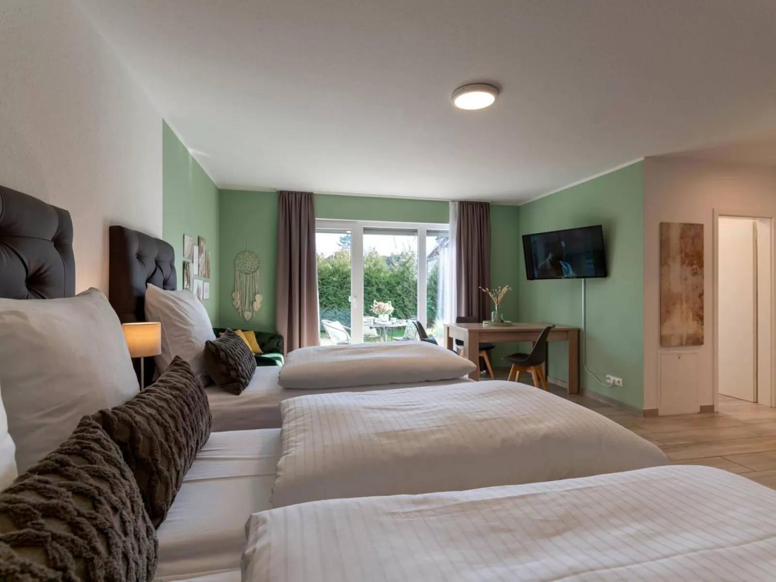 Family Studio in GLEUEL INN - digital hotel & serviced apartments & boardinghouse mit voll ausgestatteten Küchen