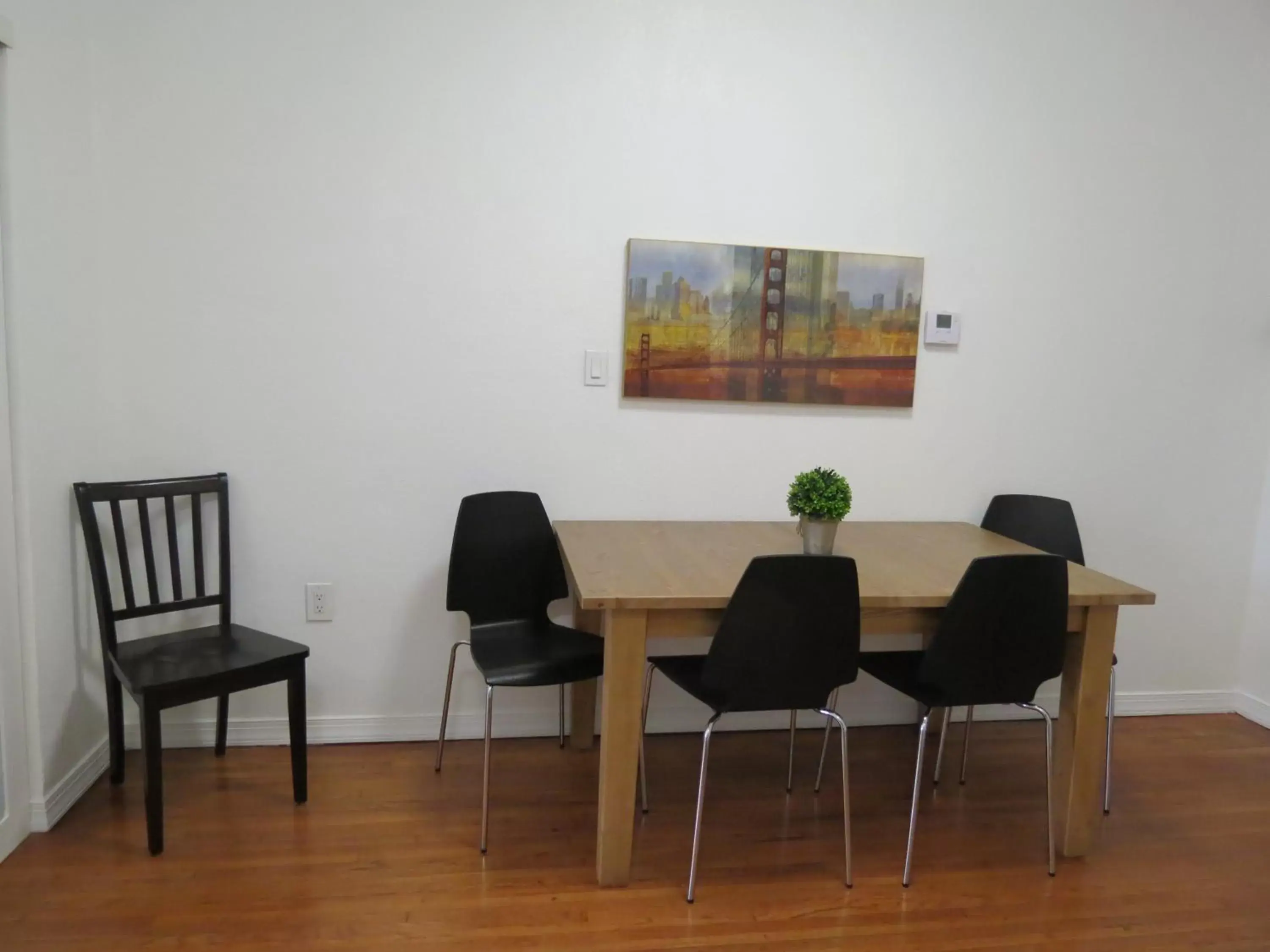 Seating area, Dining Area in Harding Boutique Apartments