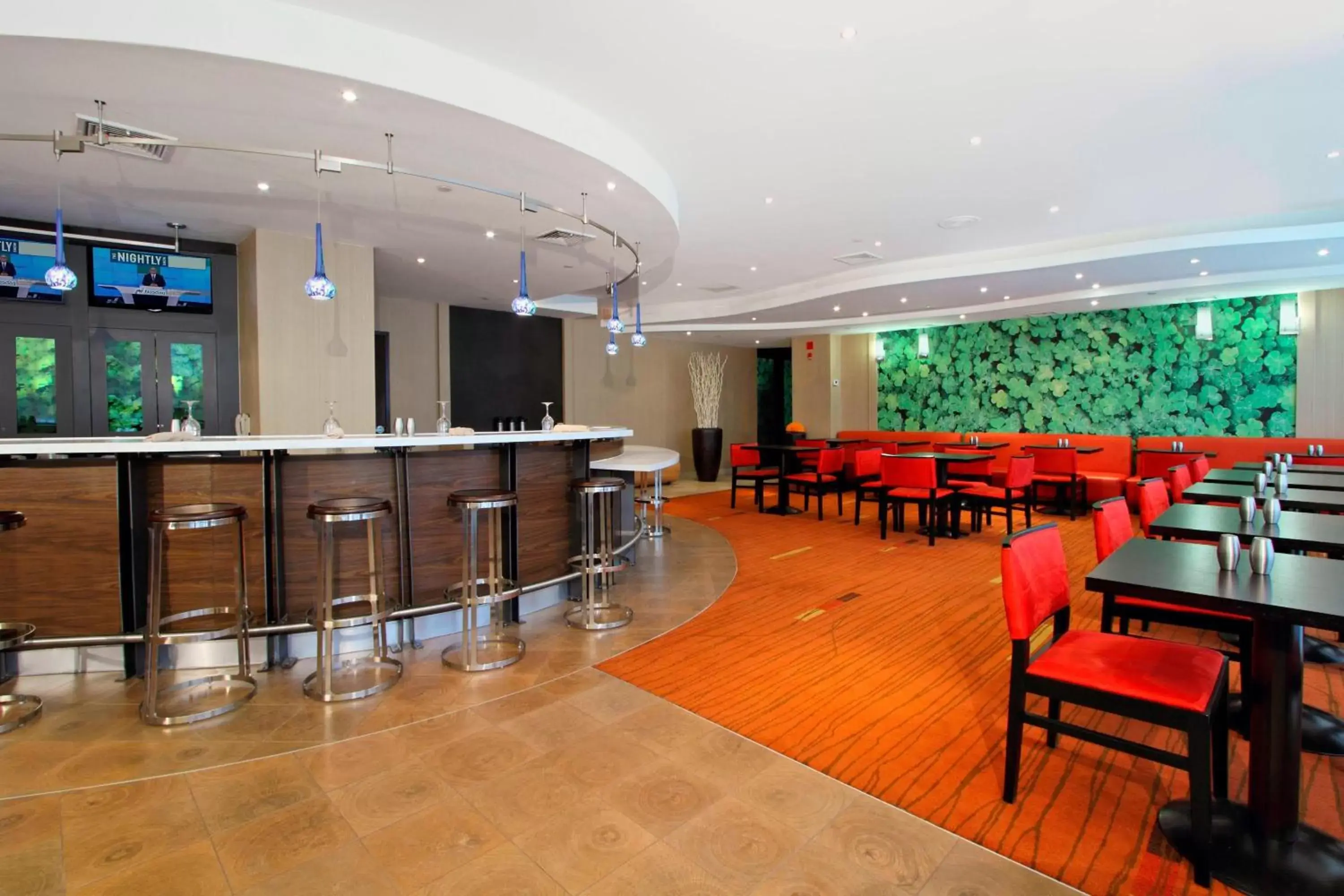 Restaurant/places to eat, Lounge/Bar in Courtyard by Marriott Lyndhurst/Meadowlands