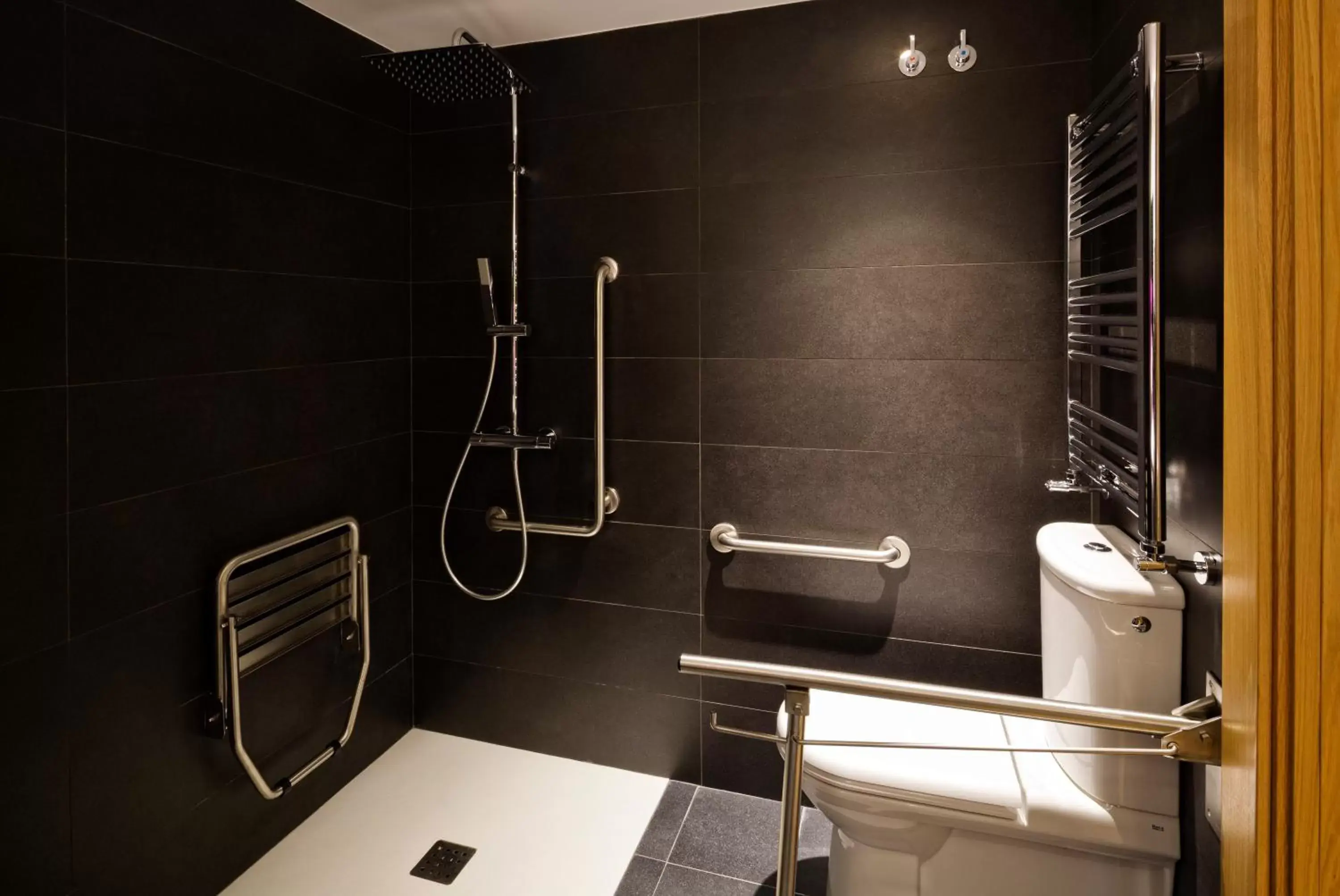 Shower, Bathroom in Saiaritz