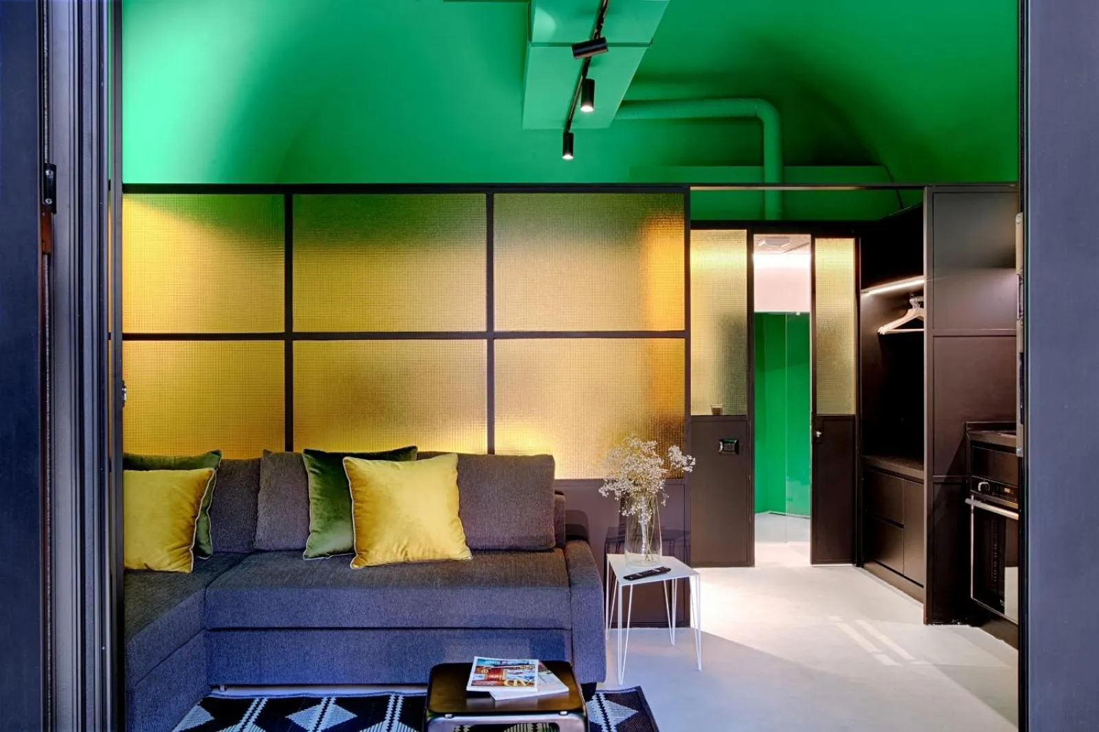 Photo of the whole room in Casa Pacifico Napoli