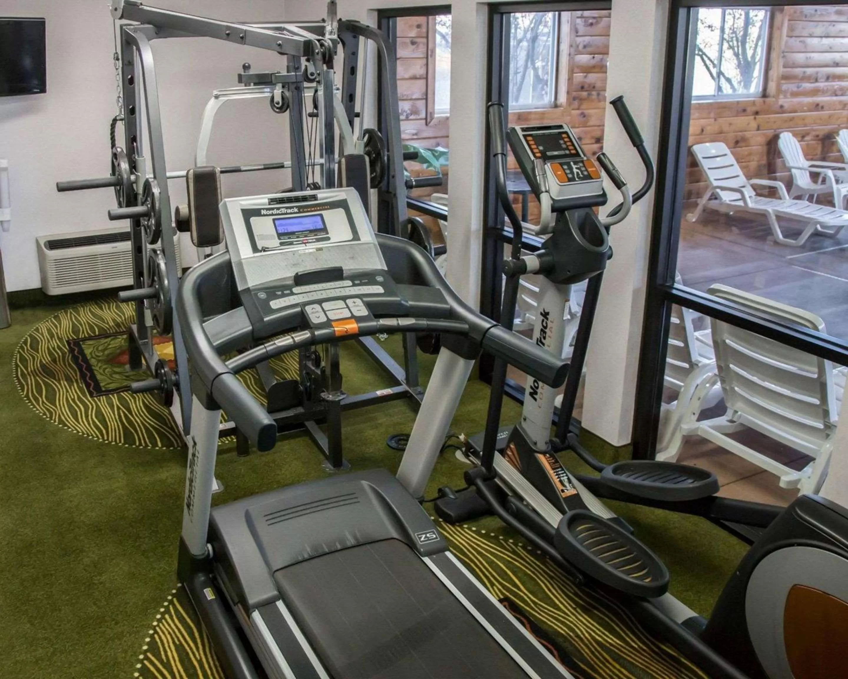Fitness centre/facilities in Quality Inn & Suites Loves Park near Rockford