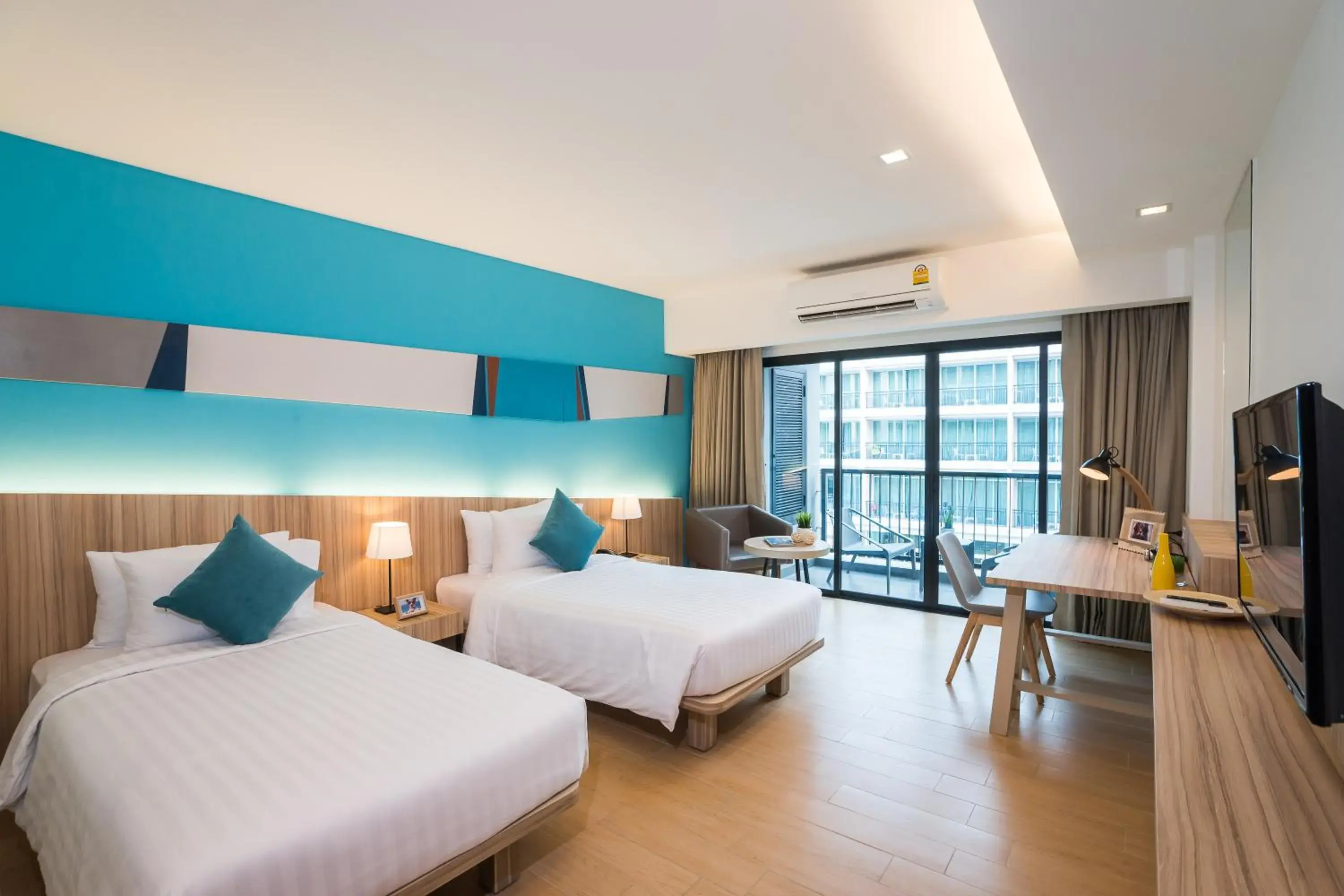 Photo of the whole room, Room Photo in J Inspired Hotel Pattaya (SHA Plus)