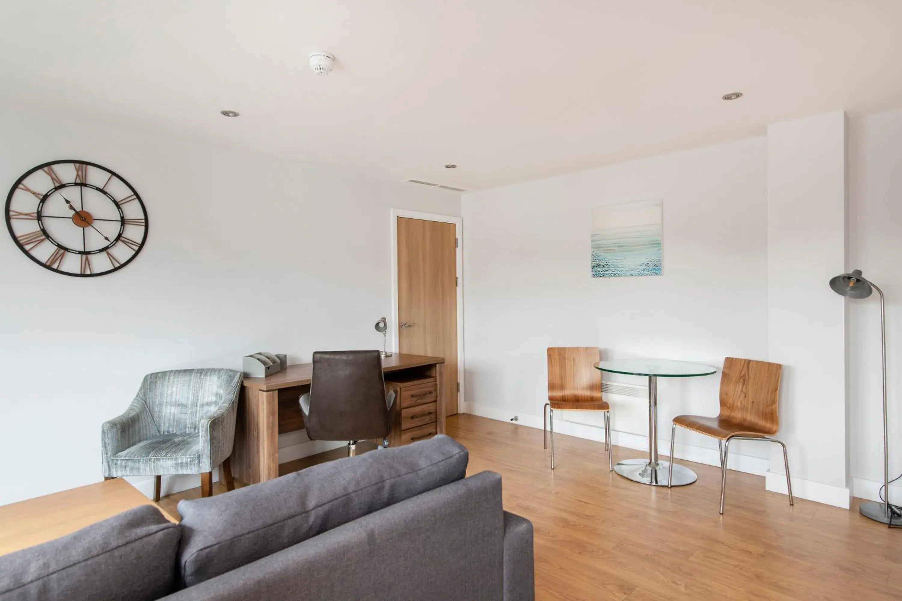 Living room, Seating Area in SACO Aparthotel Farnborough