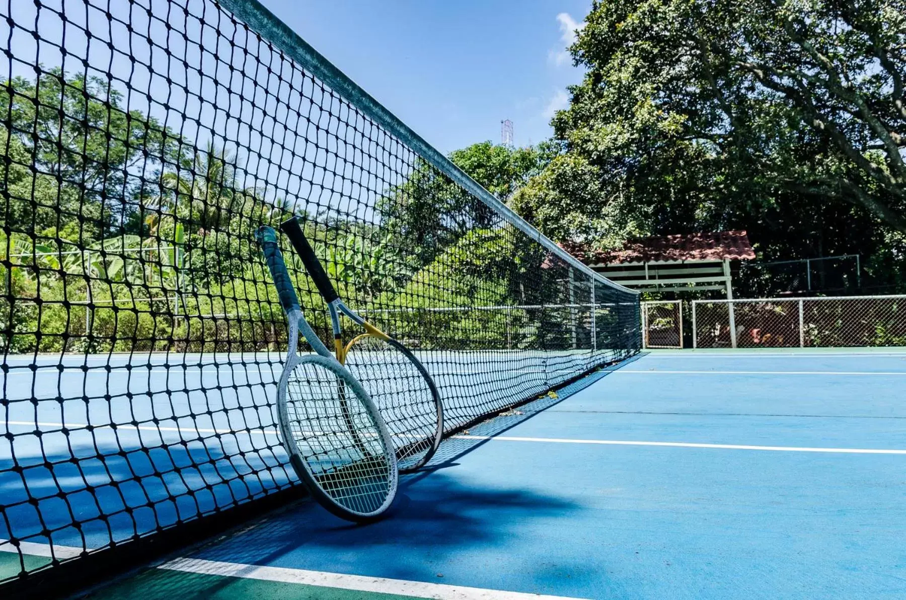 Tennis court in El Rodeo Estancia Boutique Hotel & Steakhouse