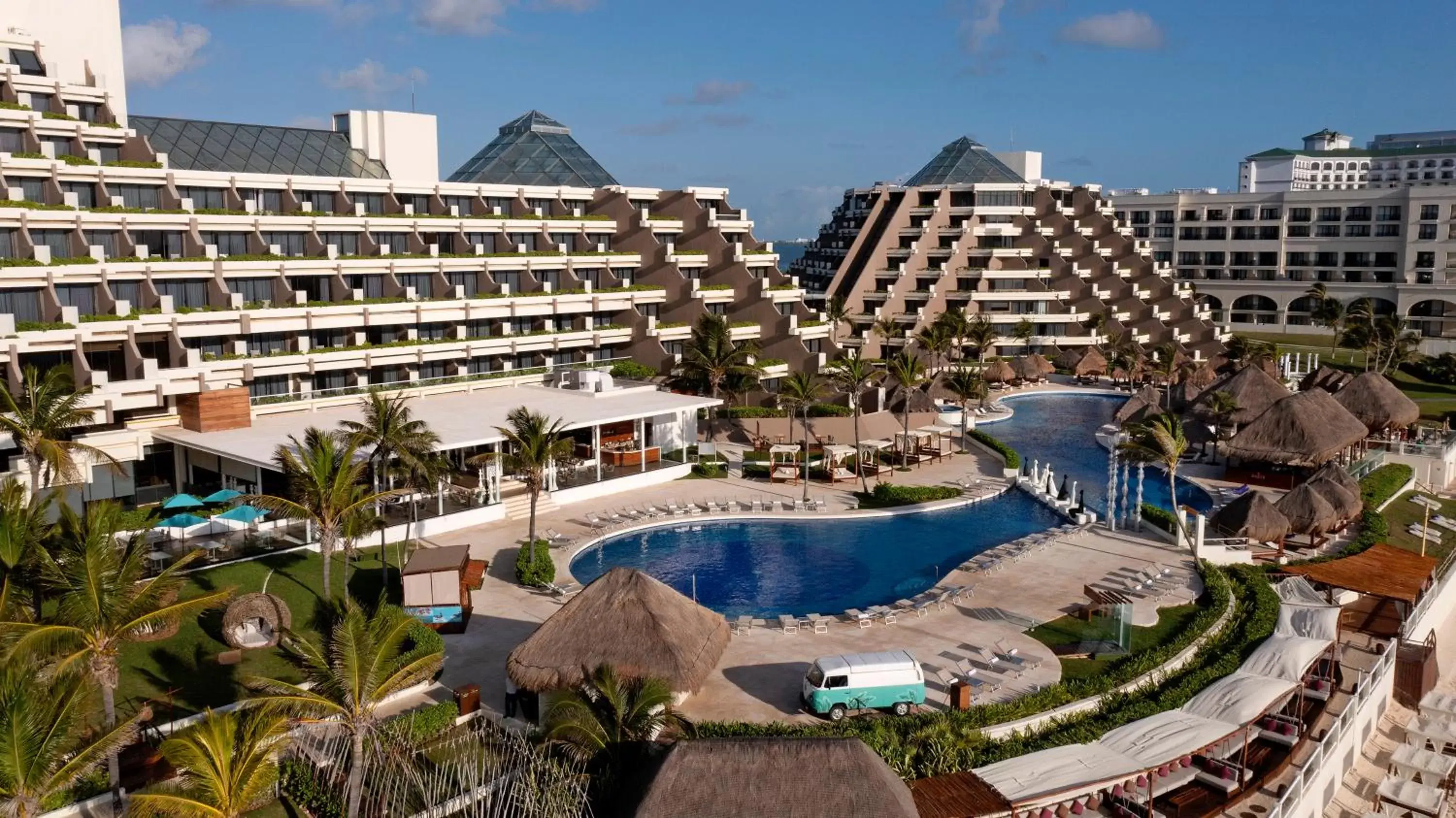 Swimming pool, Pool View in Paradisus Cancun All Inclusive