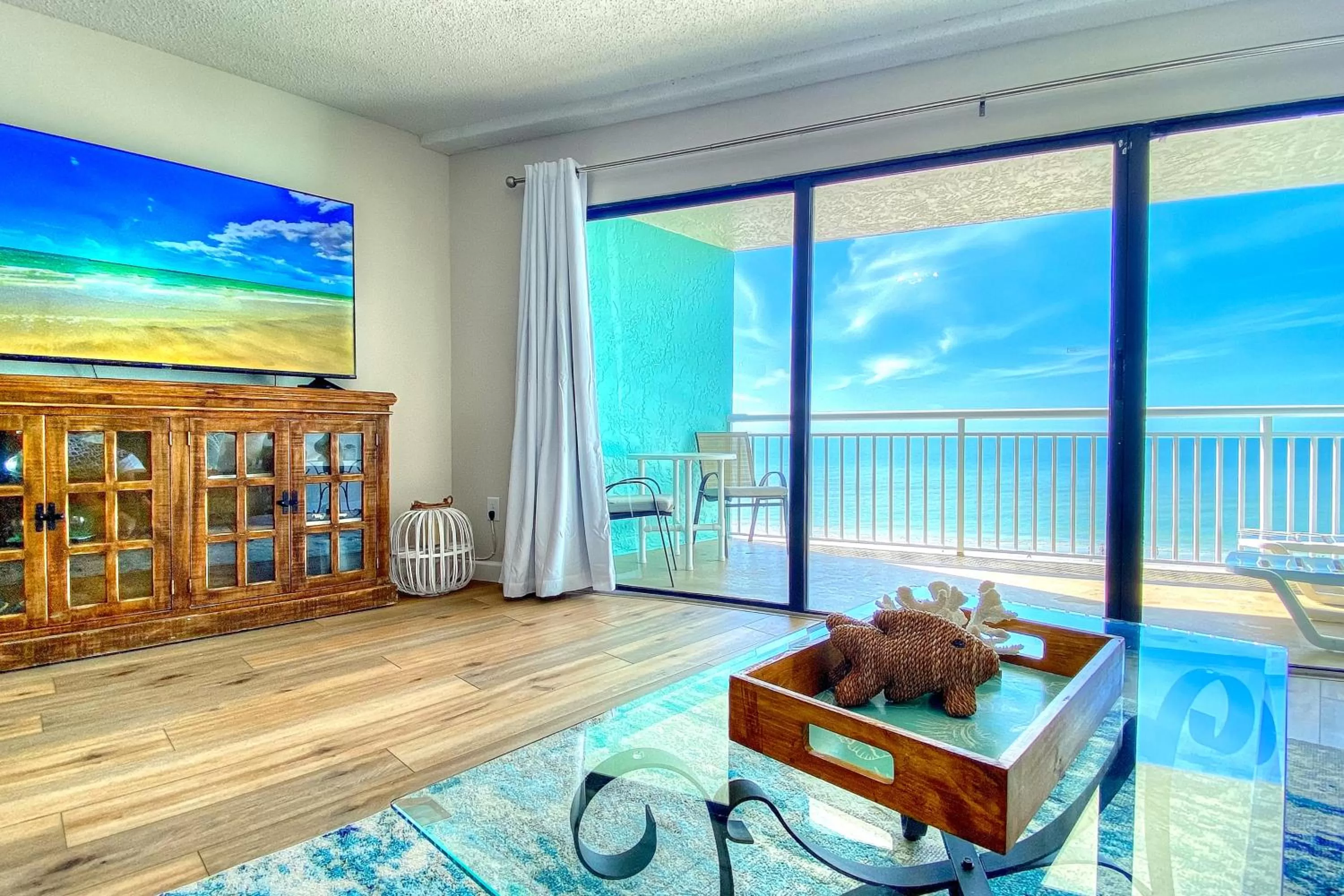 Chateaux Sunset Suites 408