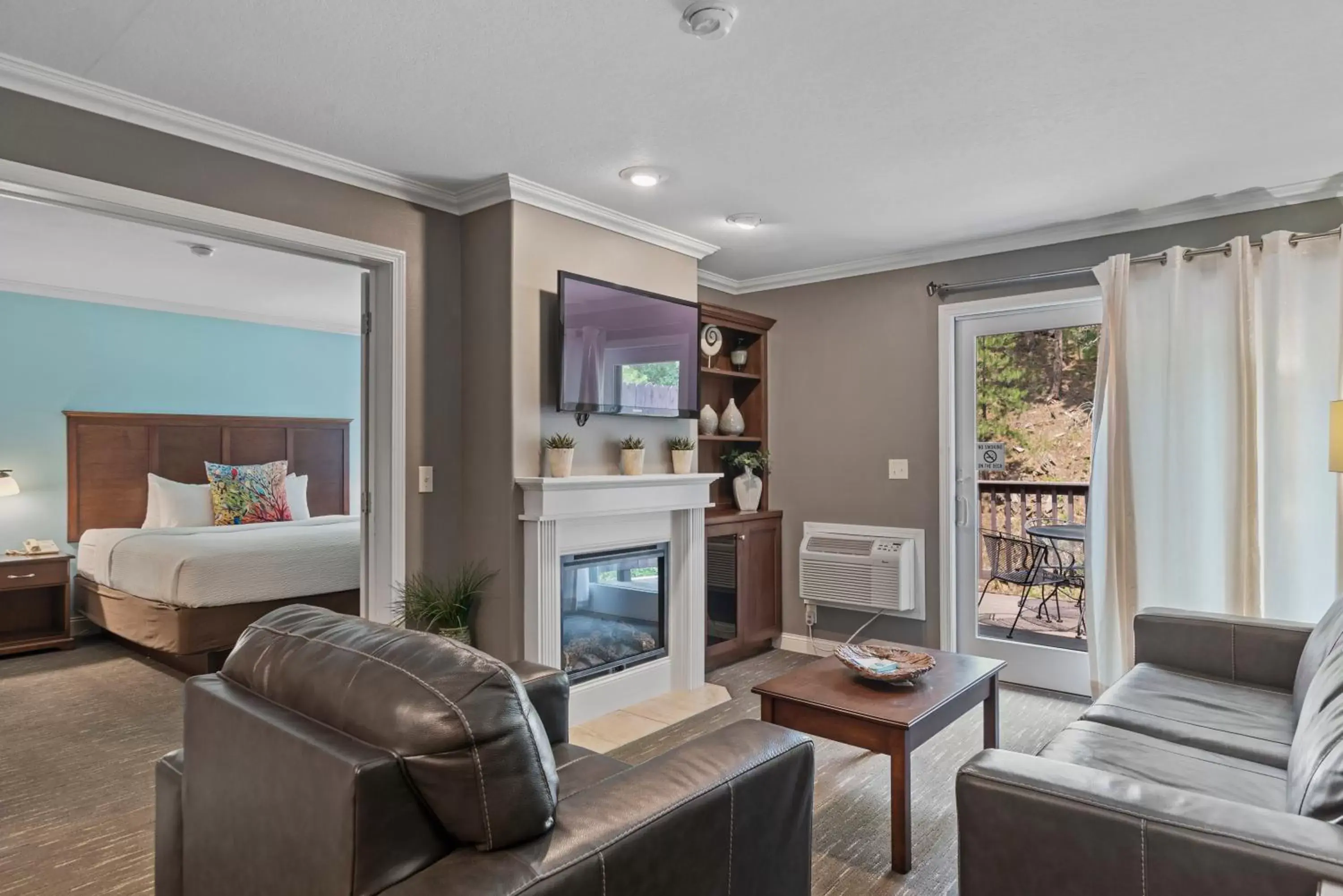 Living room, Seating Area in Deadwood Gulch Resort, Trademark Collection by Wyndham