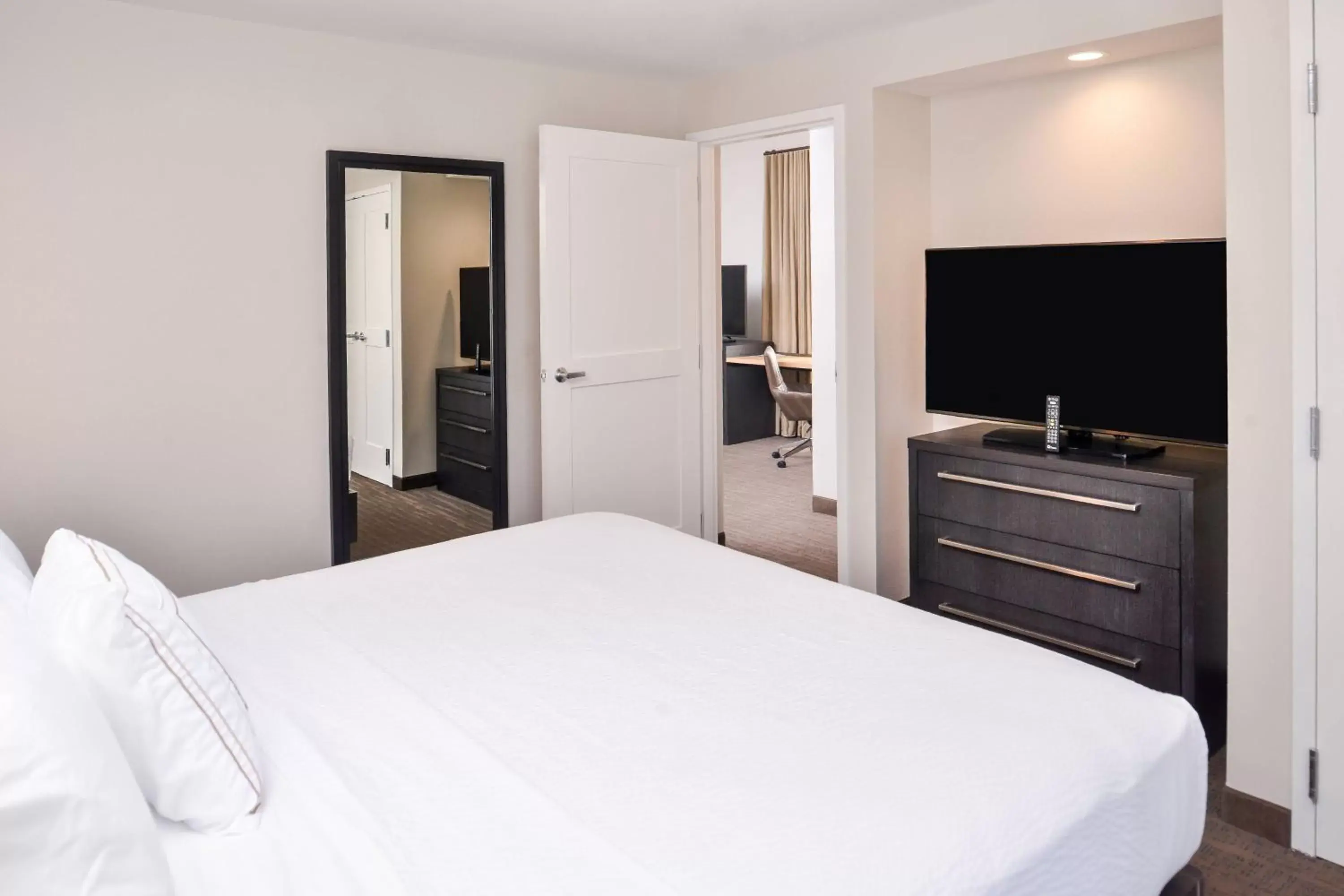 Bedroom, Bed in Residence Inn by Marriott Charlotte Northlake