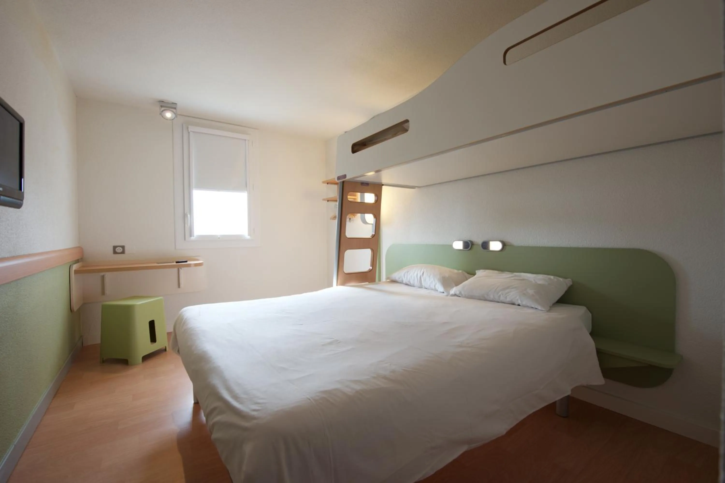 Bed in ibis budget Pau Lescar