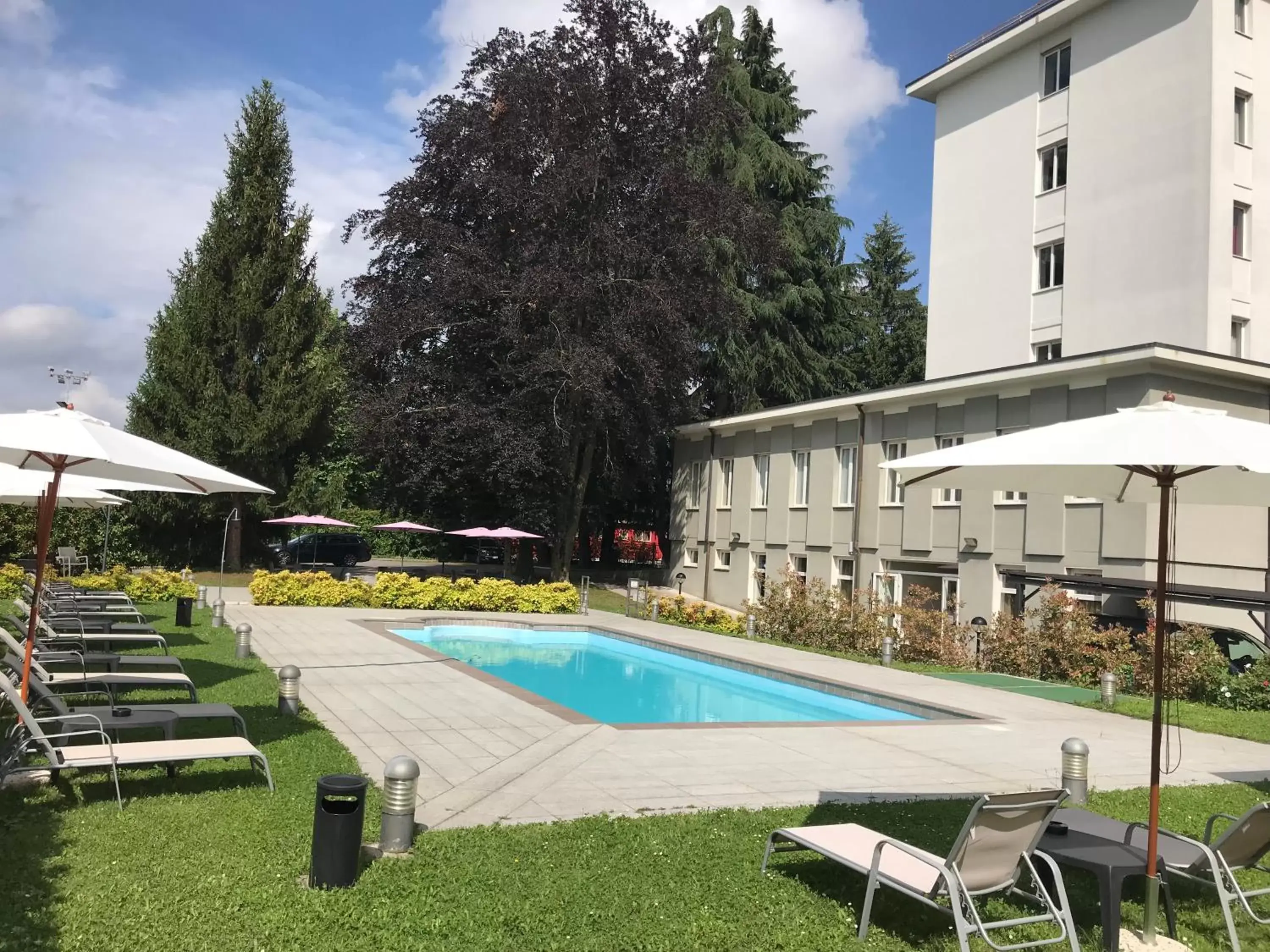 Swimming Pool in Bis Hotel Varese