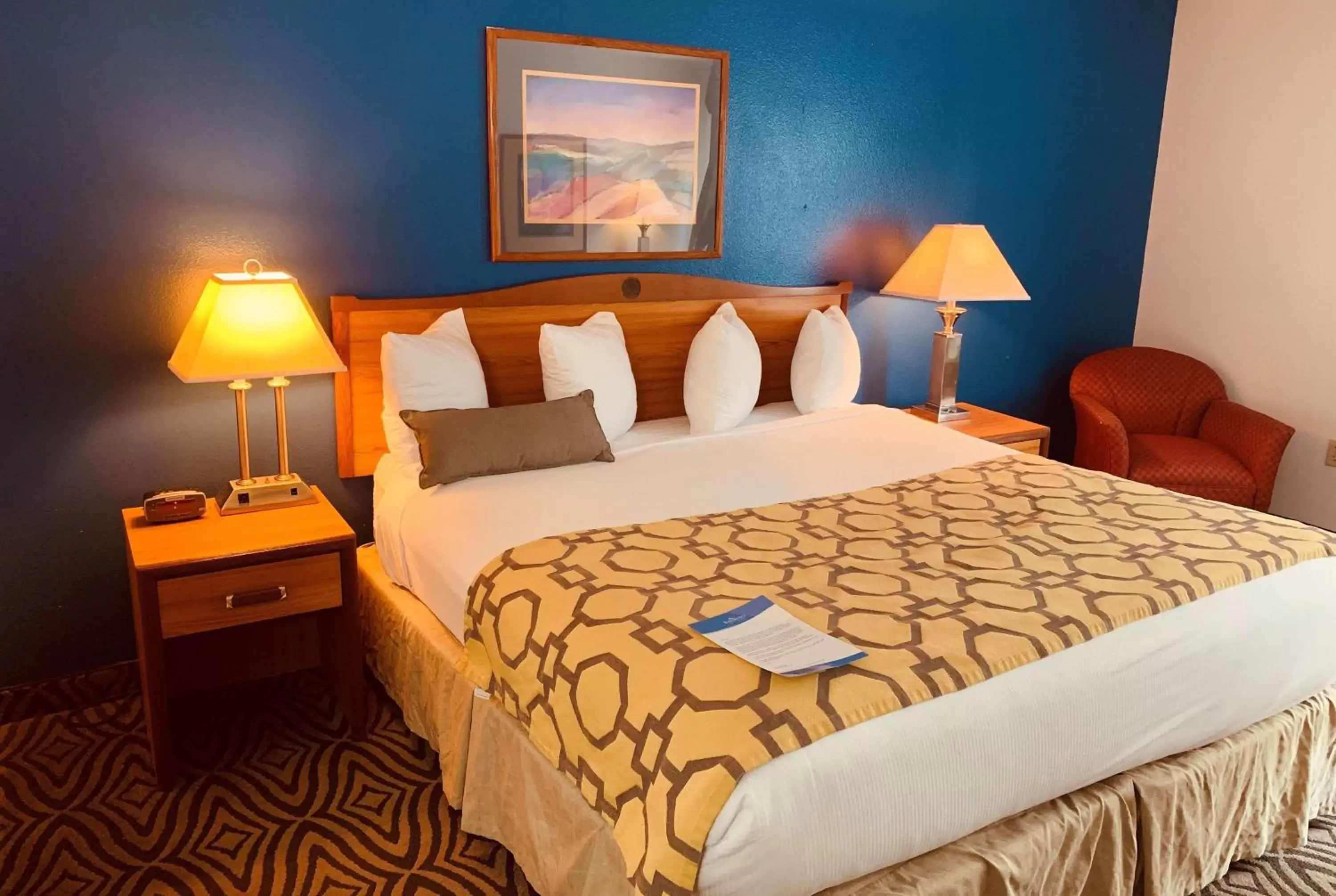 Photo of the whole room, Bed in Baymont by Wyndham Conroe