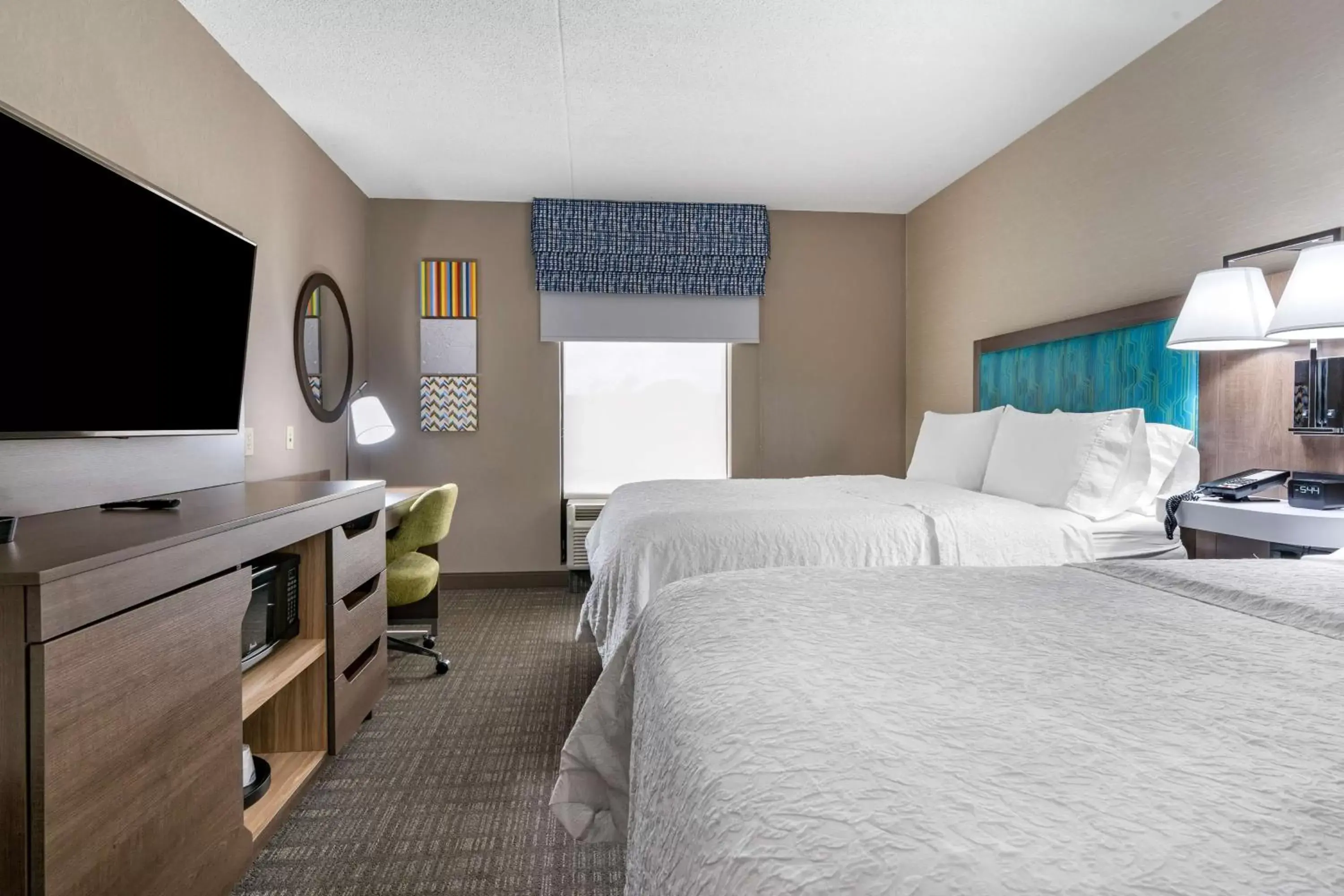 Bedroom, Bed in Hampton Inn & Suites Louisville East