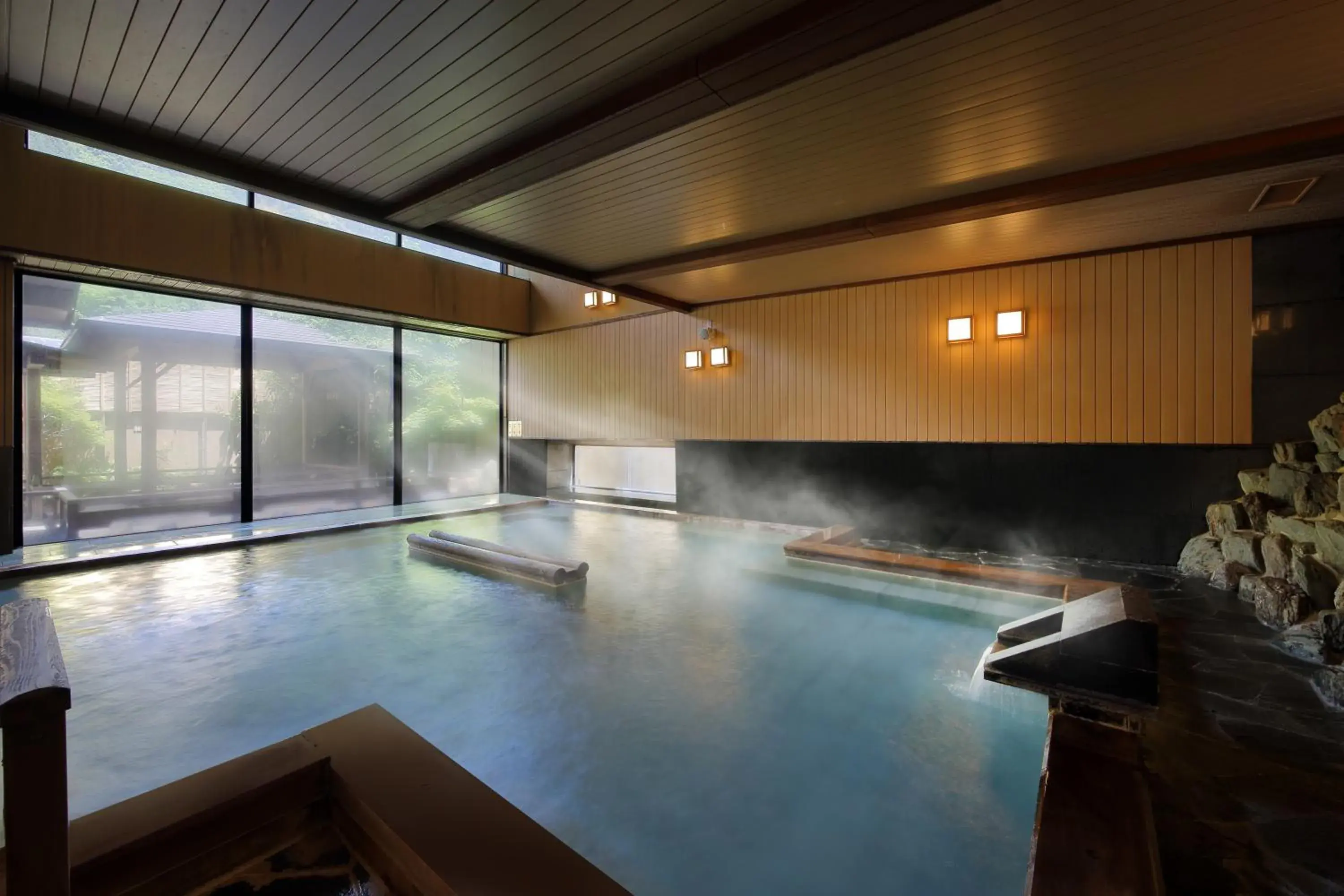 Hot Spring Bath, Swimming Pool in Ryokan Tachibanaya