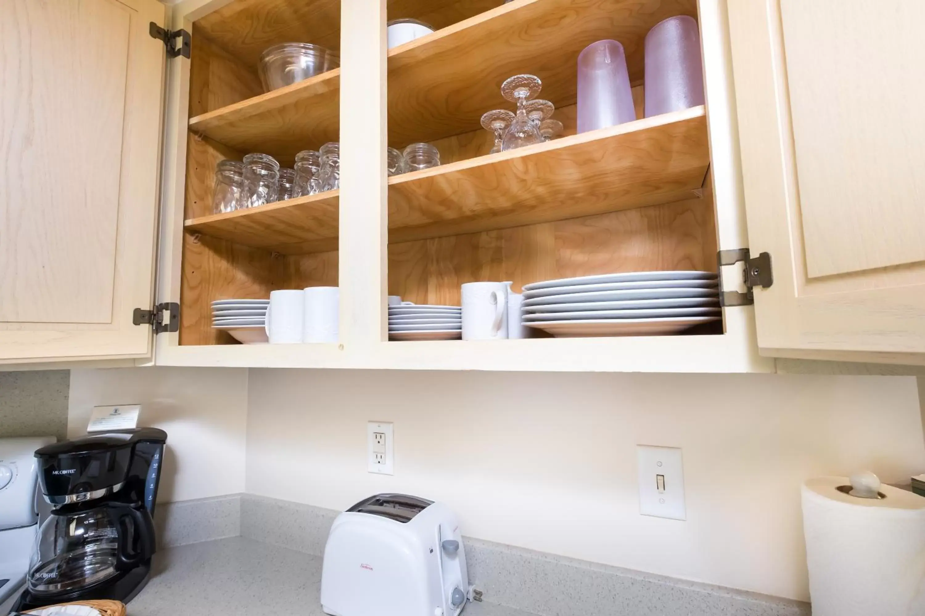 Kitchen or kitchenette, Bathroom in Kahana Falls Resort