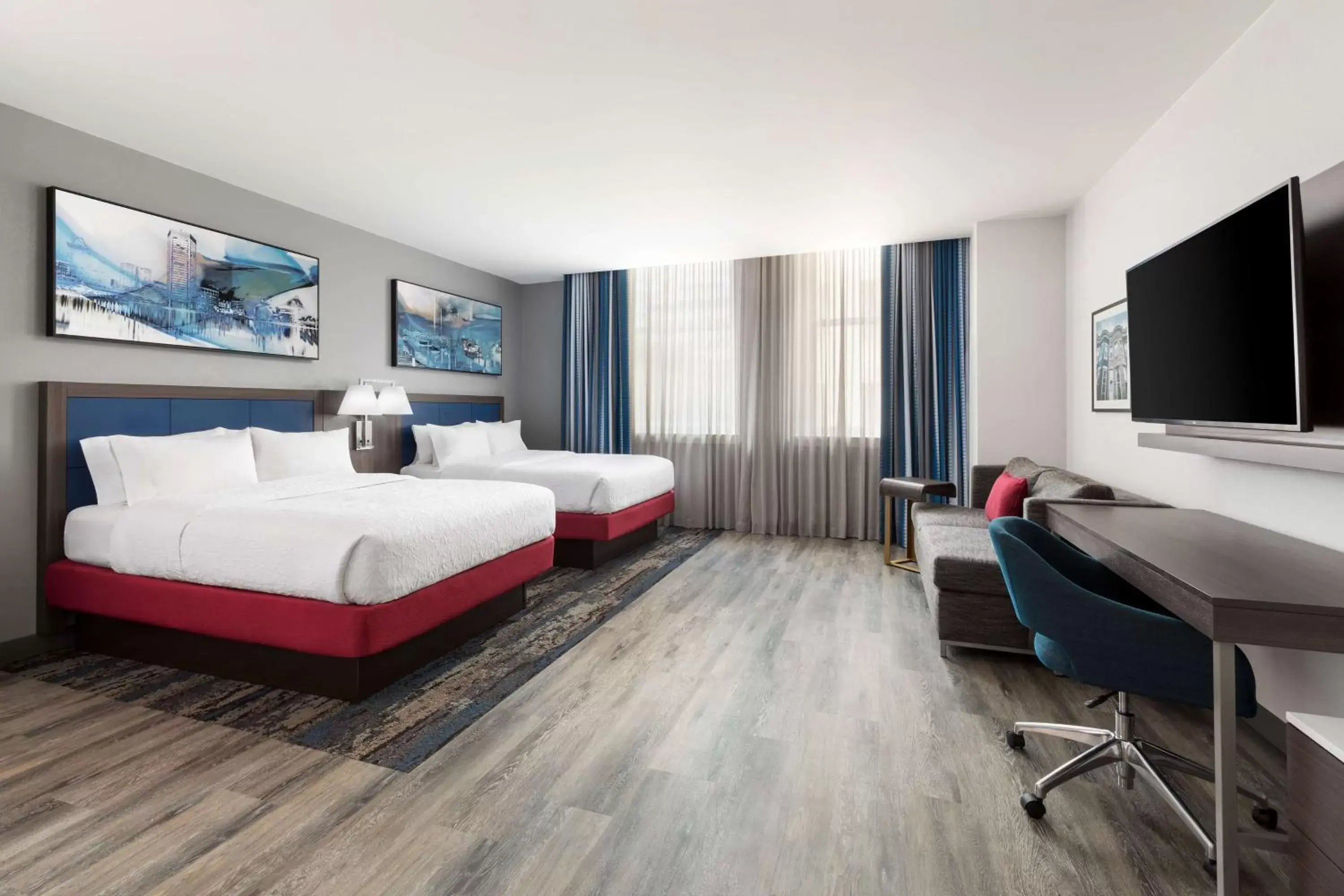 Bedroom in Hampton Inn & Suites Baltimore Inner Harbor
