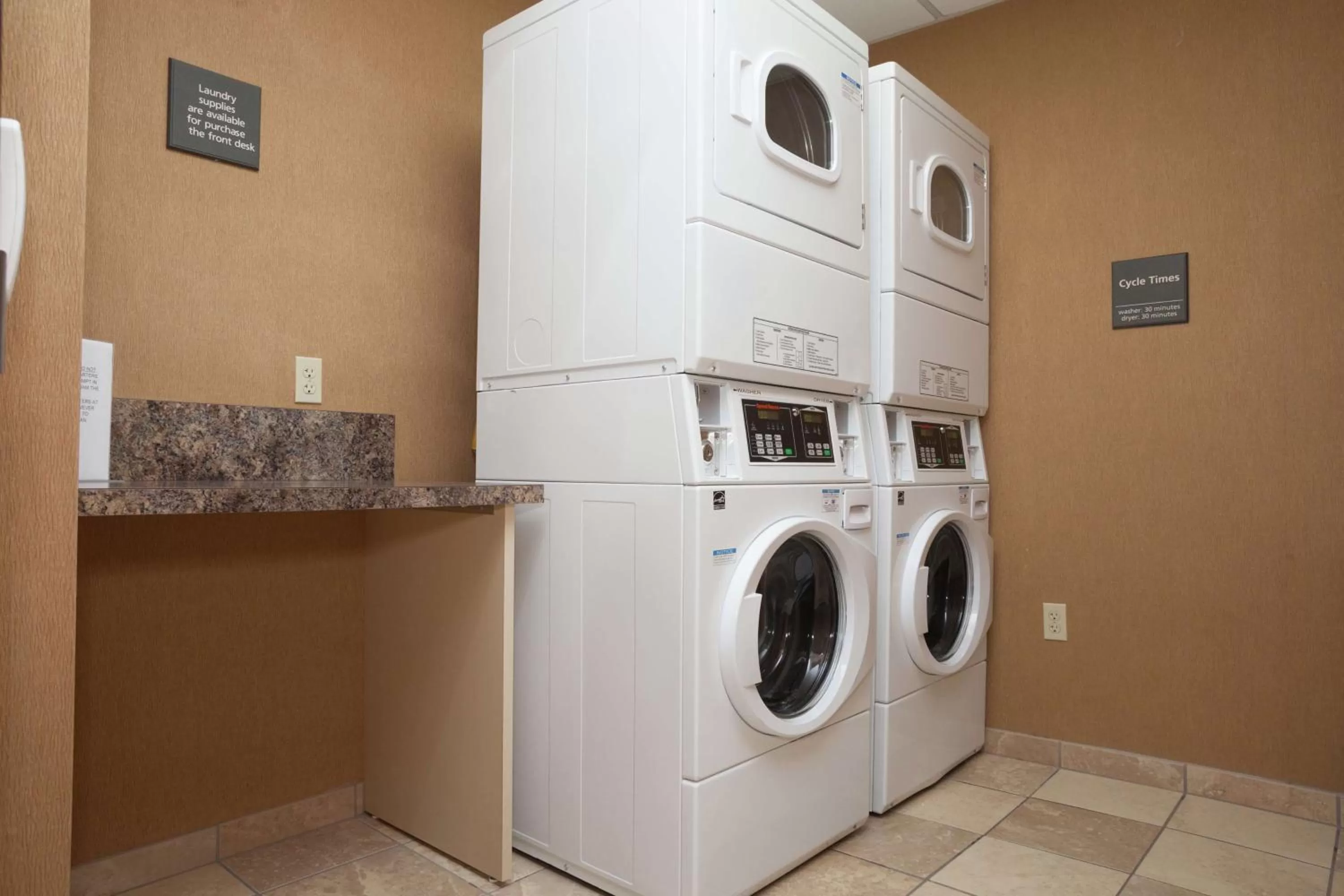 Property building in Hampton Inn Oneonta