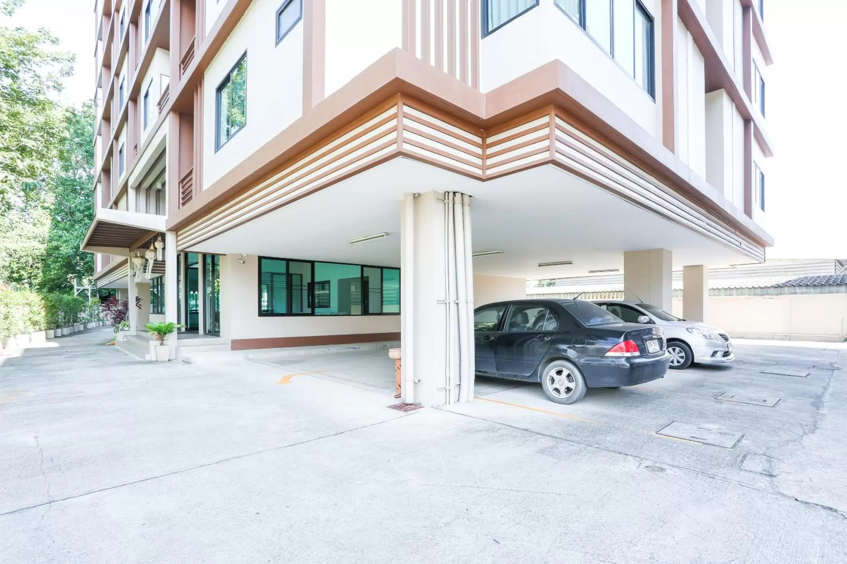 Property building in V-twin Donjan Service Apartment Property building in V-twin Donjan Service Apartment