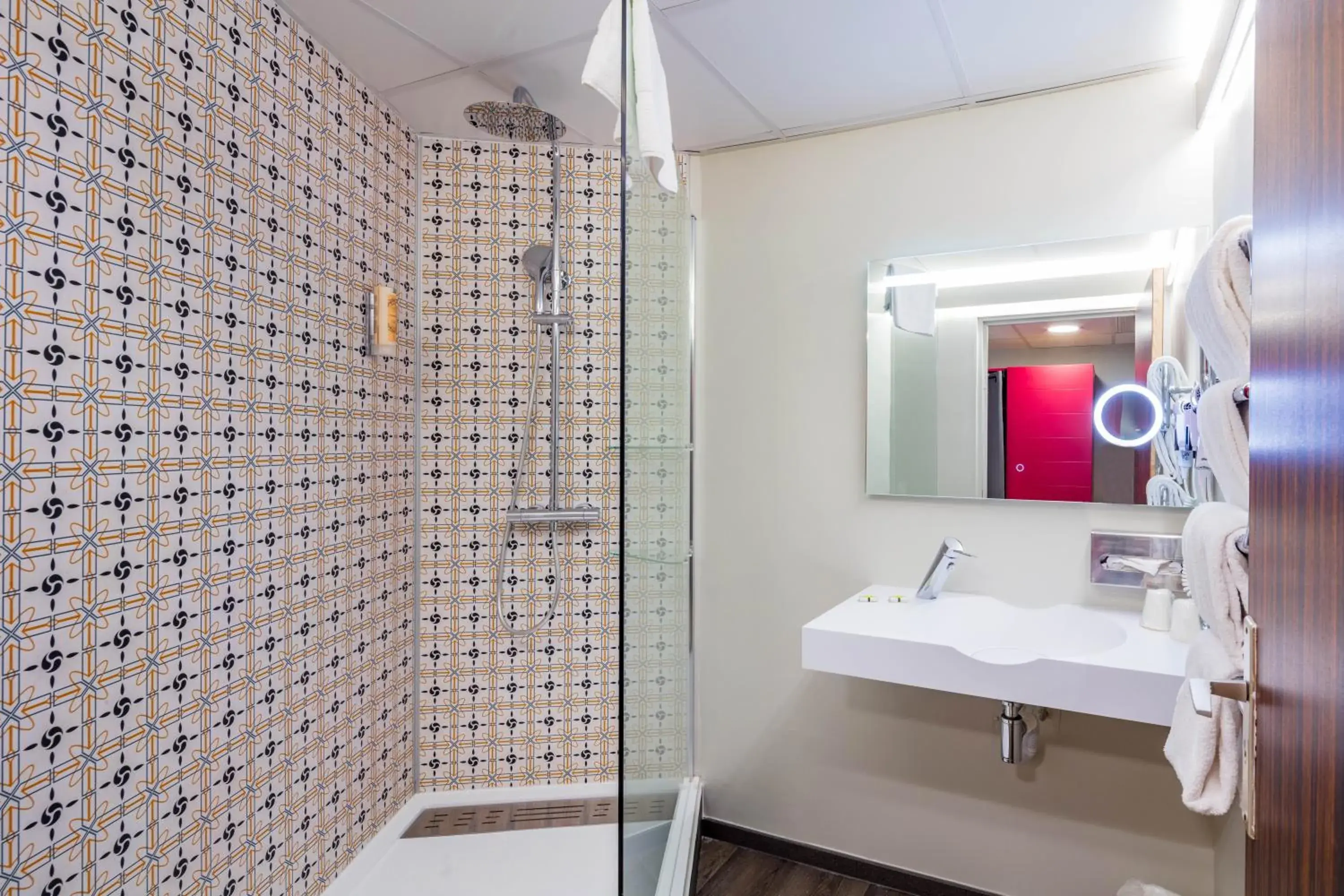 Shower, Bathroom in Garrigae Domaine de l'Esterel