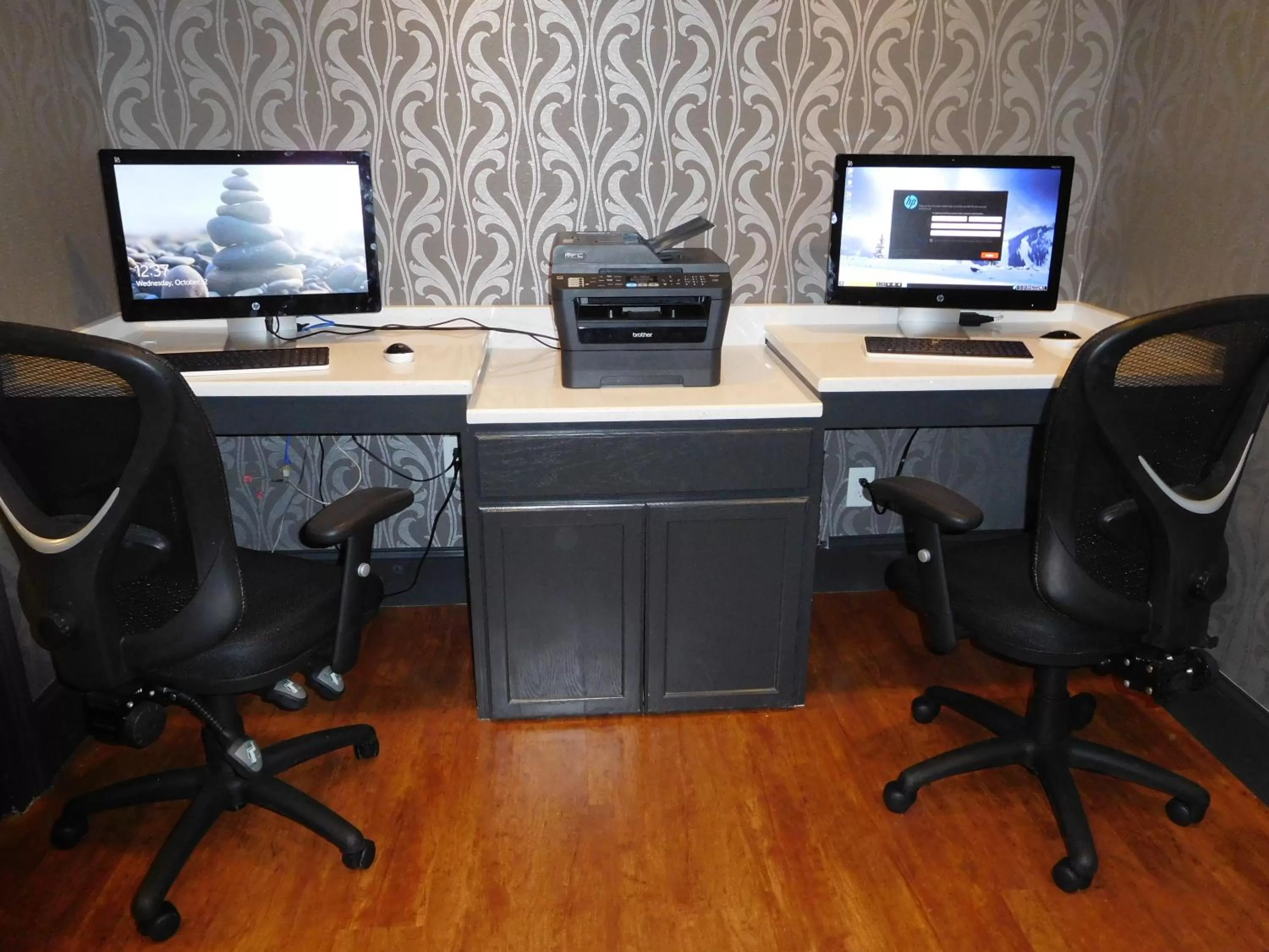 Business facilities in Wyndham Garden Greensboro