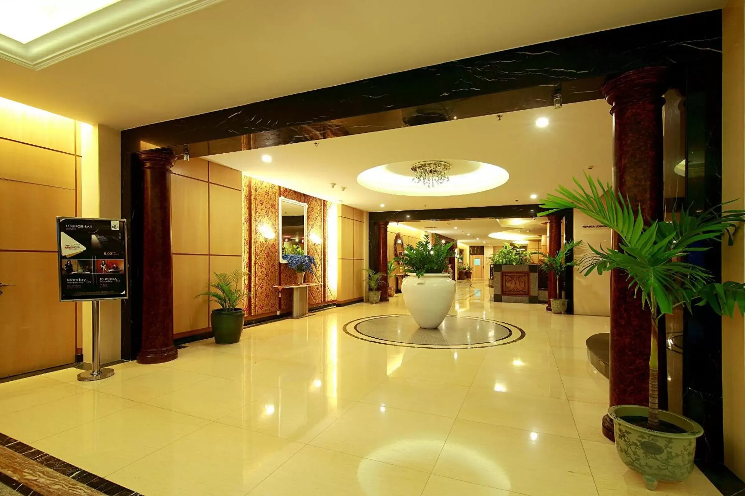 Facade/entrance, Lobby/Reception in Rocky Plaza Hotel Padang